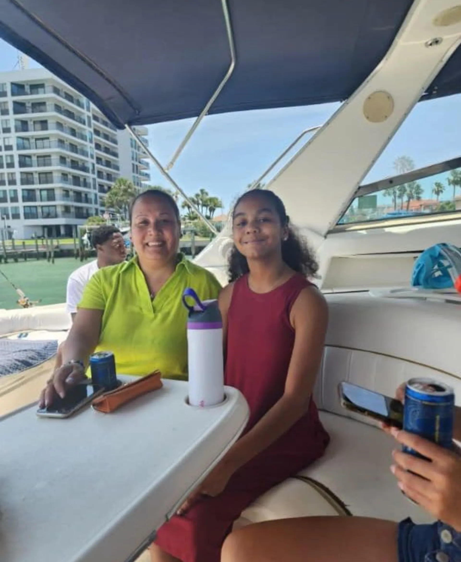 Yacht Rental Succulenta Rosé Captian Included