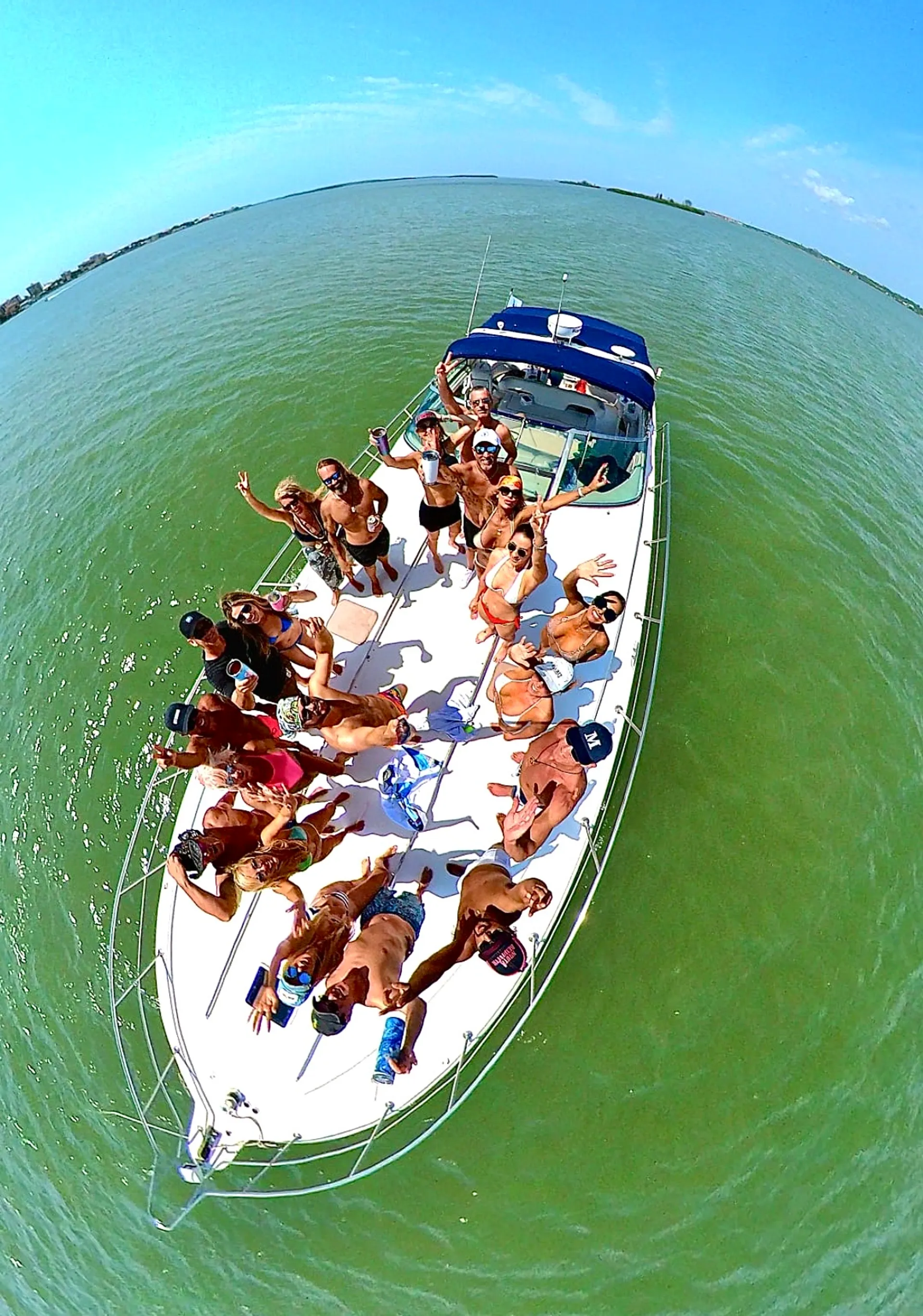 Yacht Rental Succulenta Rosé Captian Included