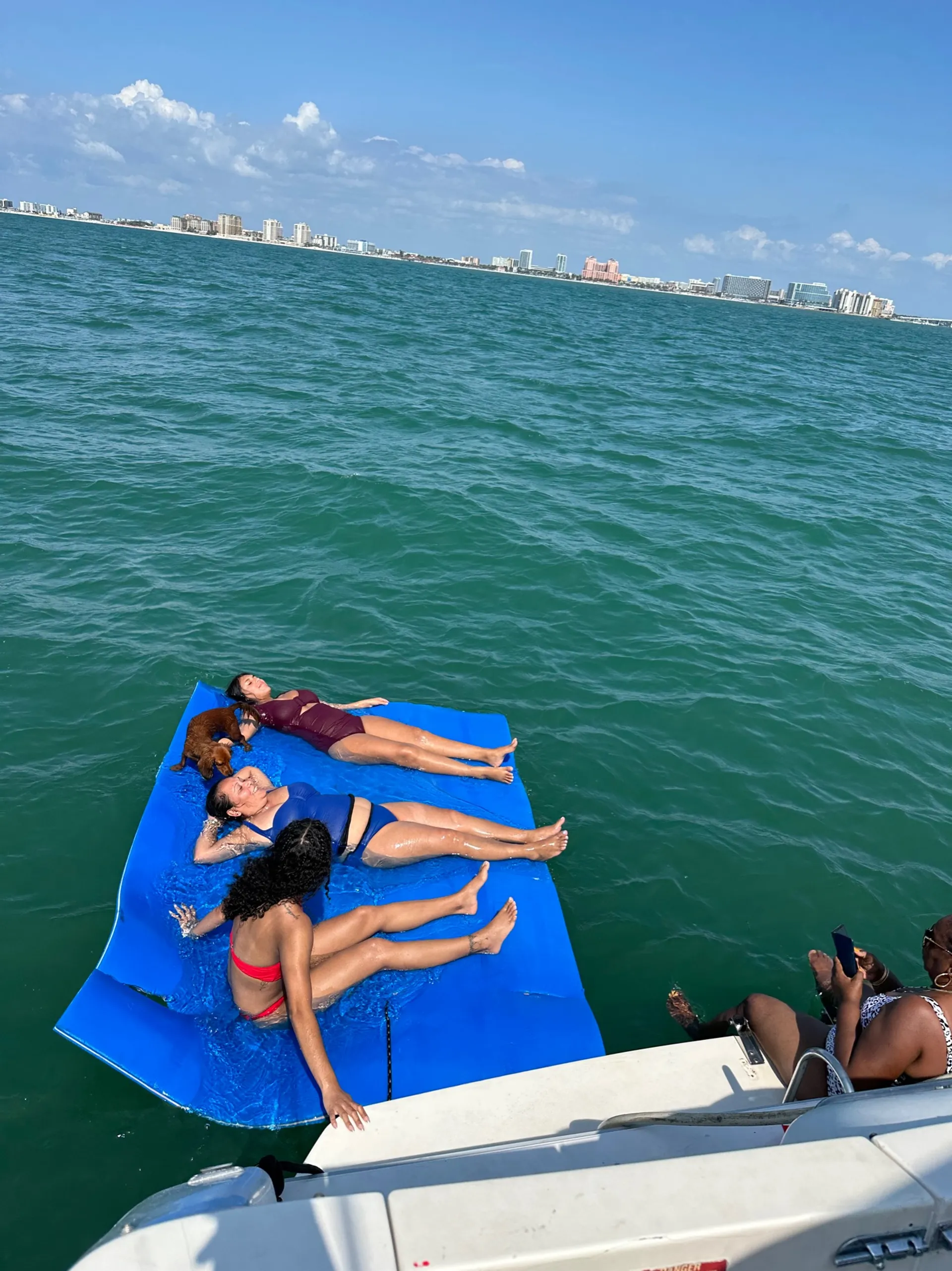 Yacht Rental Succulenta Rosé Captian Included