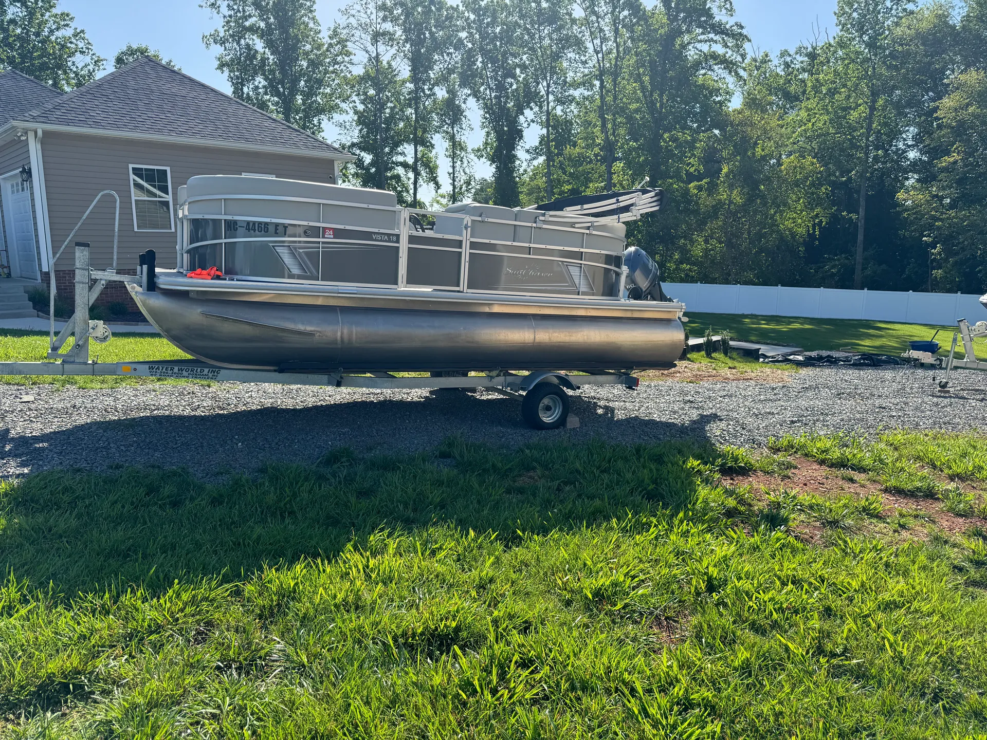 SUNCHASER VISTA 18 LR in Mooresville, NC — photo 2