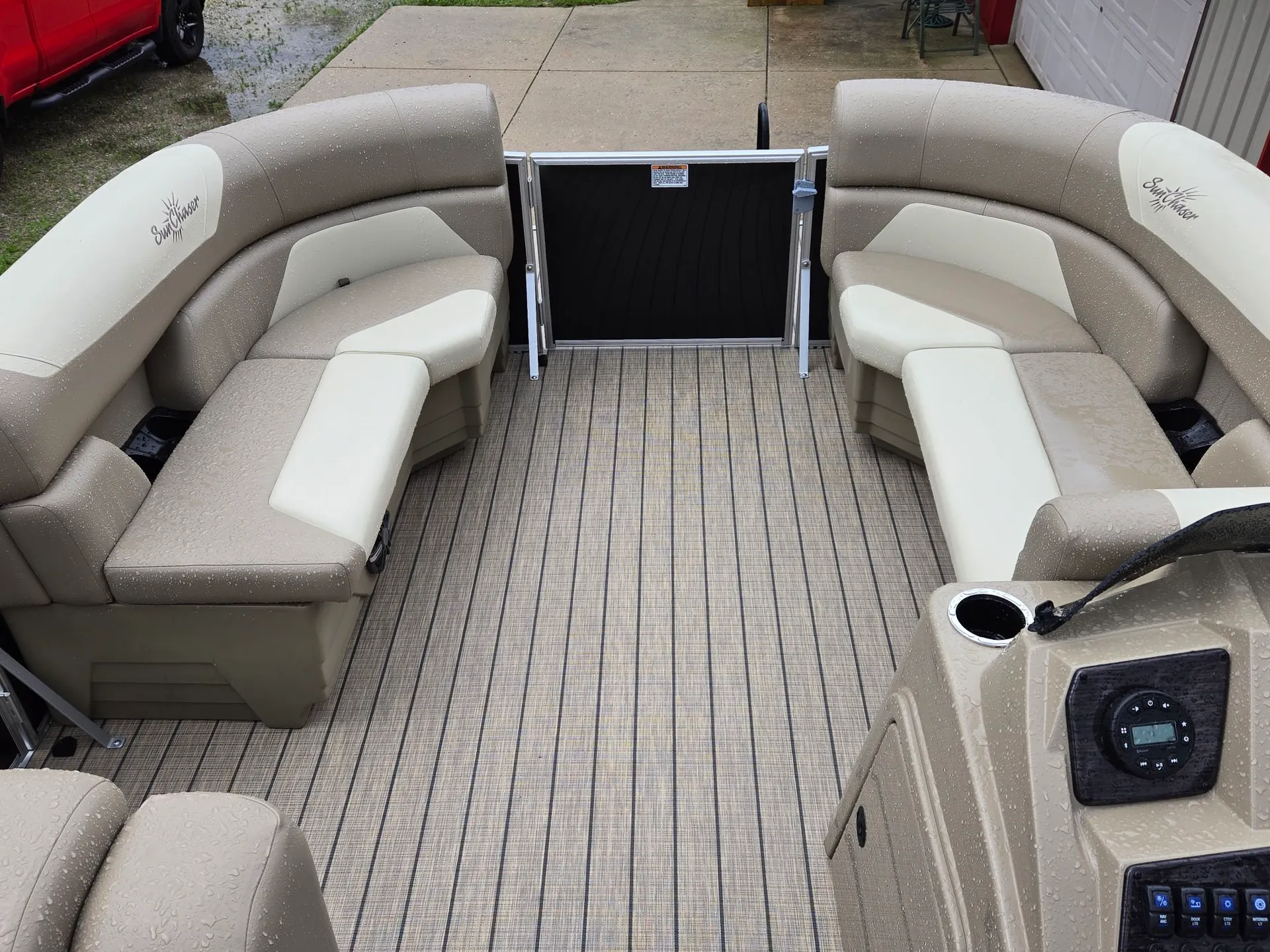 2024 Sunchaser Geneva 22' Pontoon with 90hp outboard for rent
