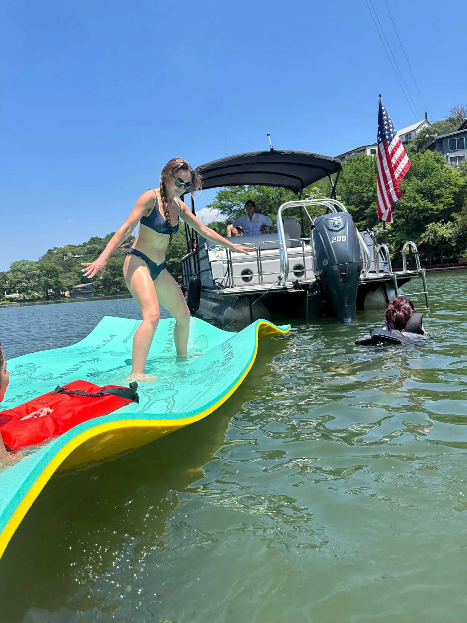 BEST BYOB PARTY BOAT. Free Lily Pad. Captained. On Lake Austin
