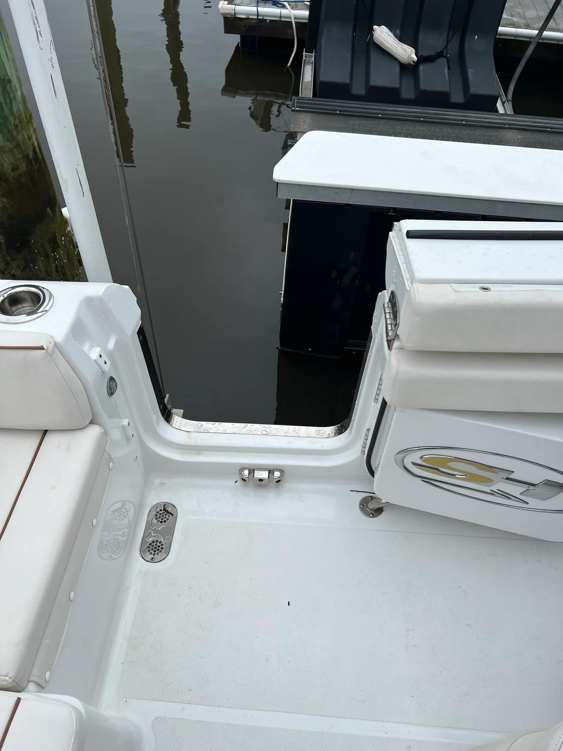 Beautiful 265 Sea Hunt Ultra for Rent or Charter!