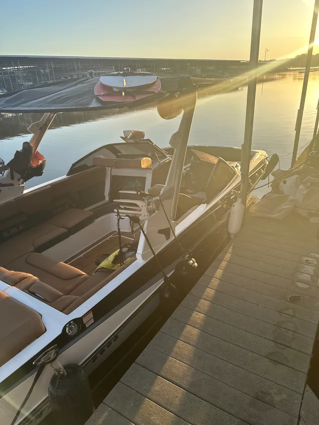 Rent a MALIBU BOATS ski and wakeboard in Hendersonville, TN near me