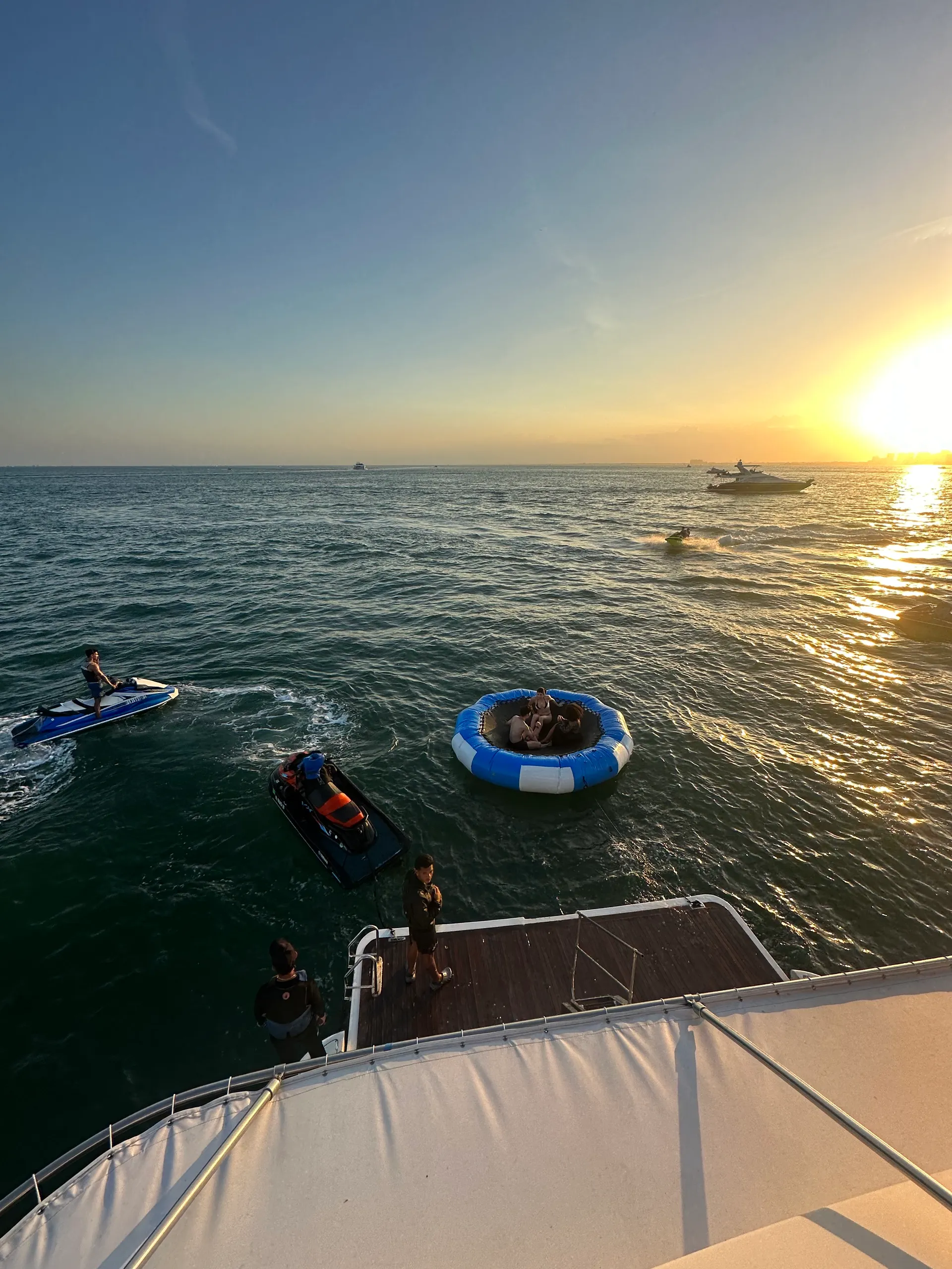 100' Yacht ➕ JACUZZI ⭐️ Best Experience In Miami
