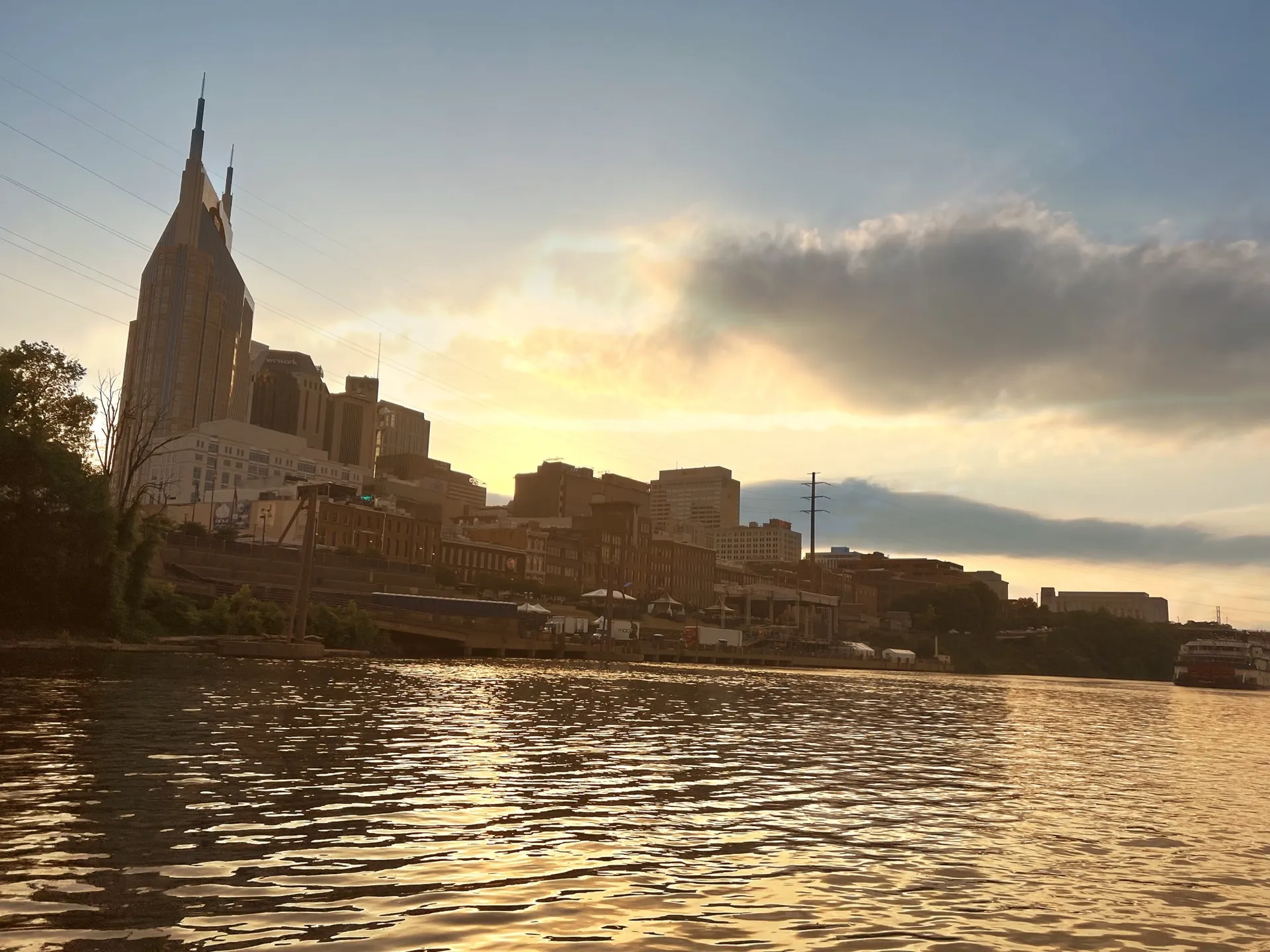 "Pontoon Pops" Luxury Tritoon!!