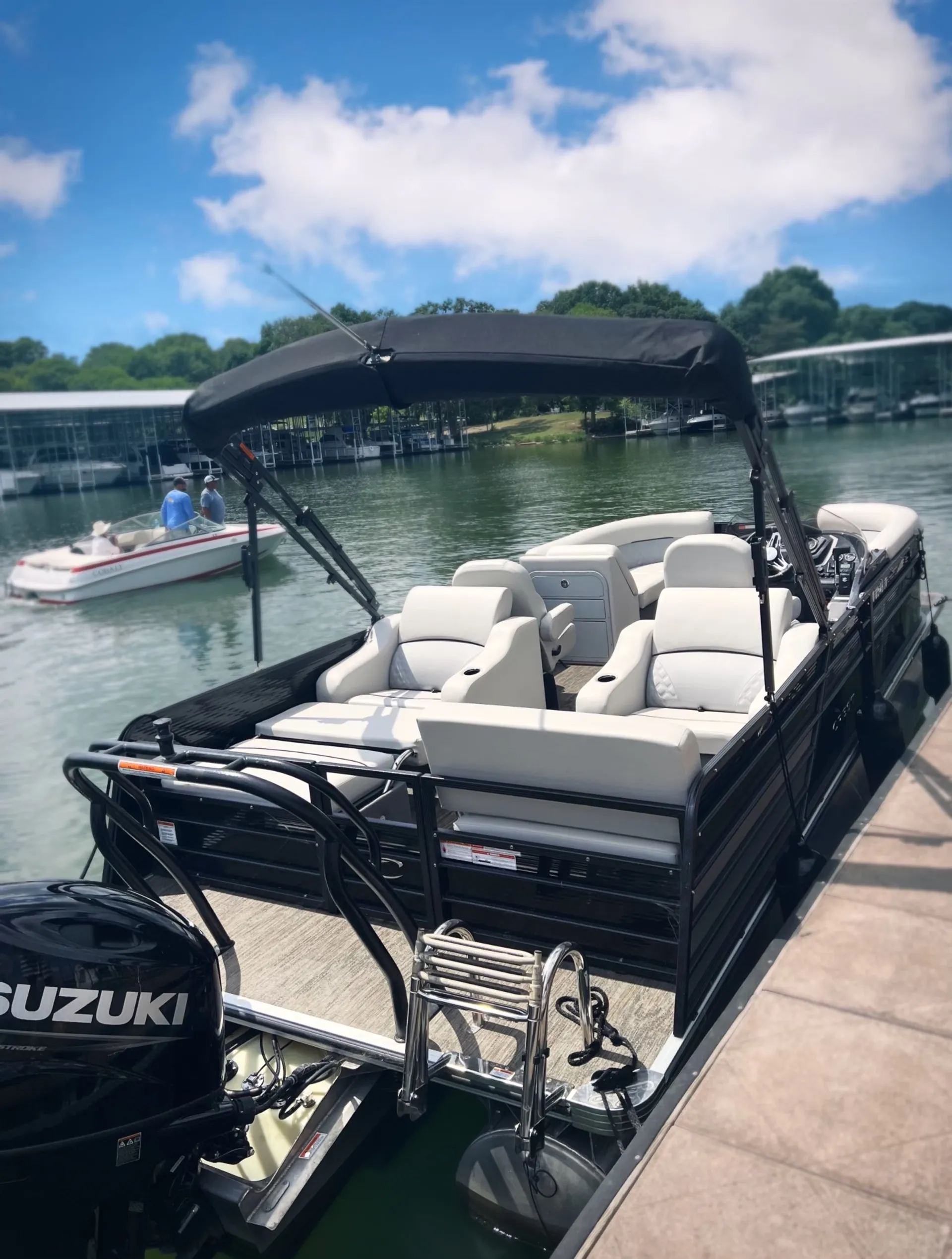 "Pontoon Pops" Luxury Tritoon!!