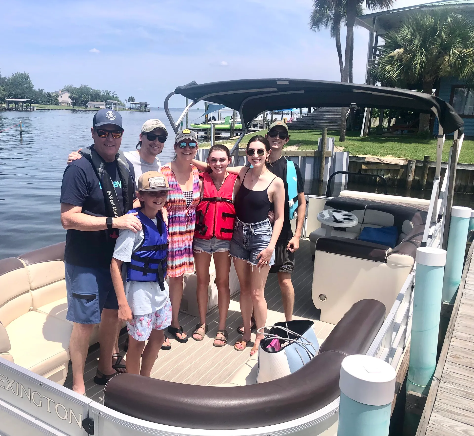 "Fun in the Sun" Best priced Pontoon - 12 ppl!