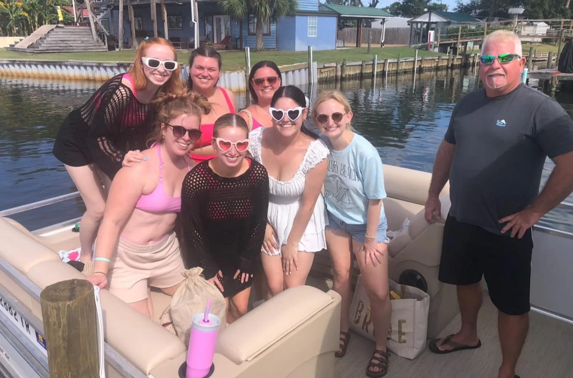 22' Leisure Craft - Built for fun! 11 ppl