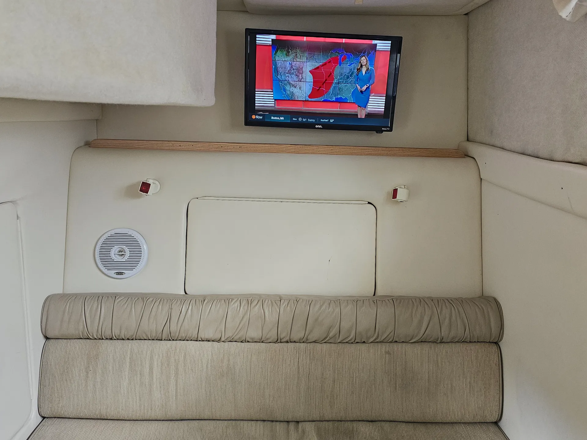 Maxum 3300 SCR in Hammond, IN — photo 9