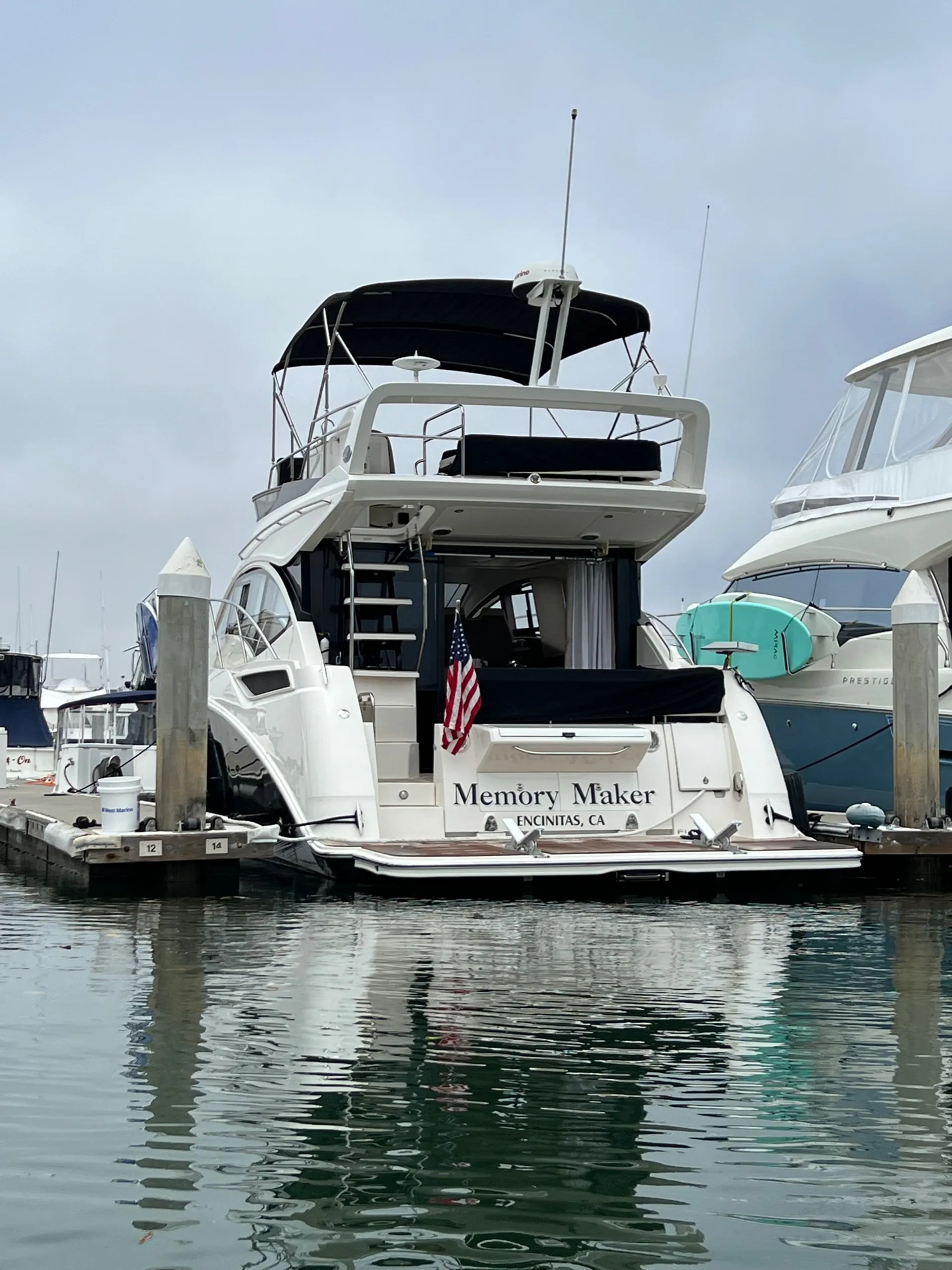 43 FT Luxury sea Ray motor yacht