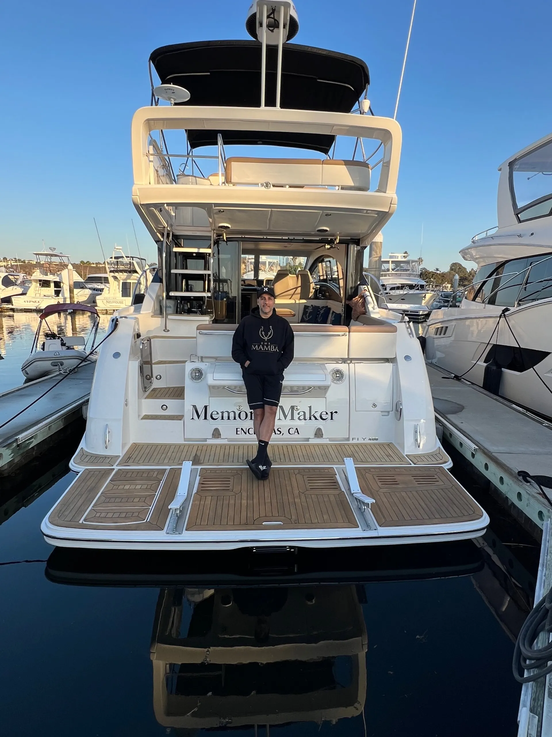 43 FT Luxury sea Ray motor yacht