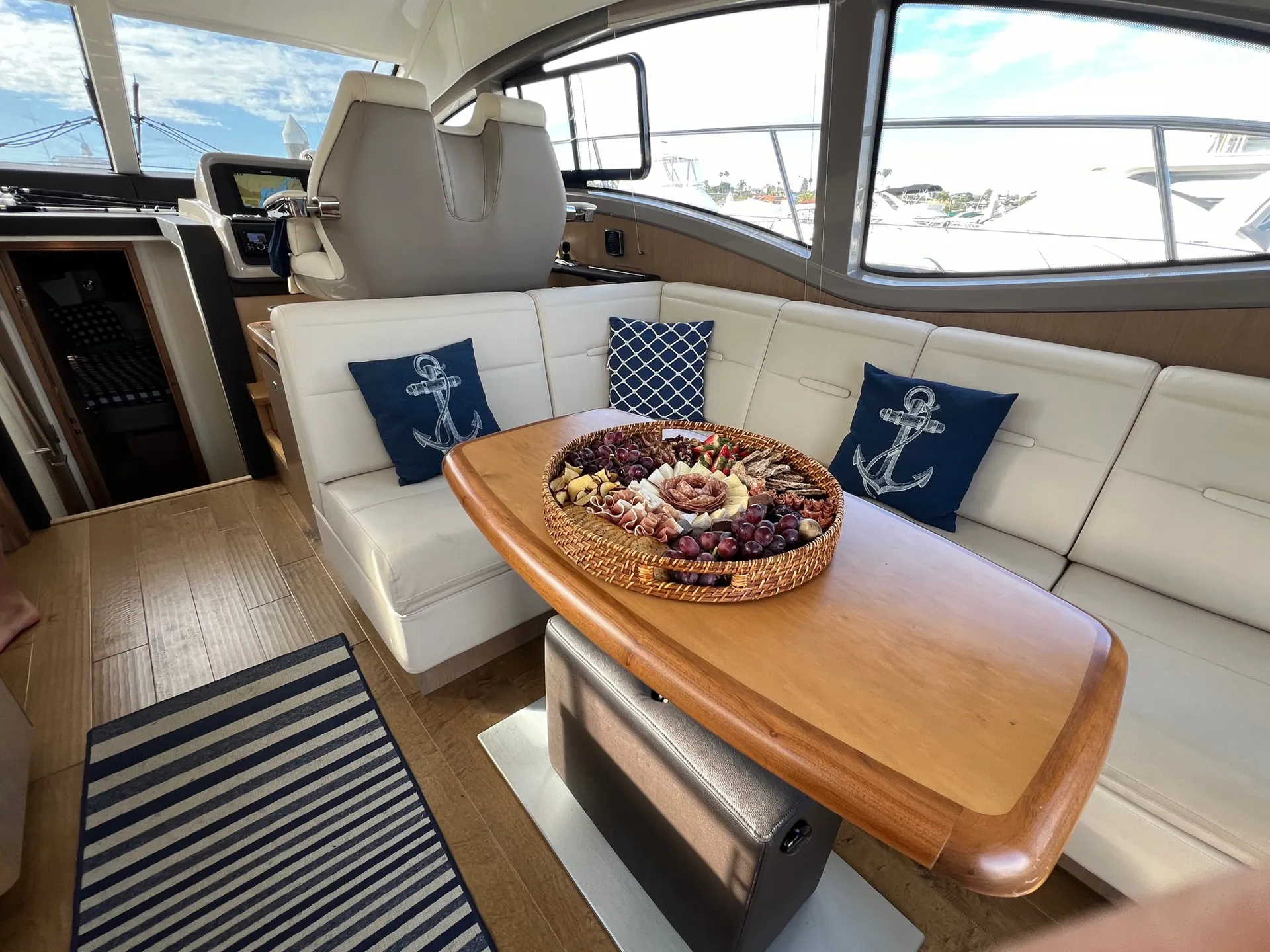 43 FT Luxury sea Ray motor yacht