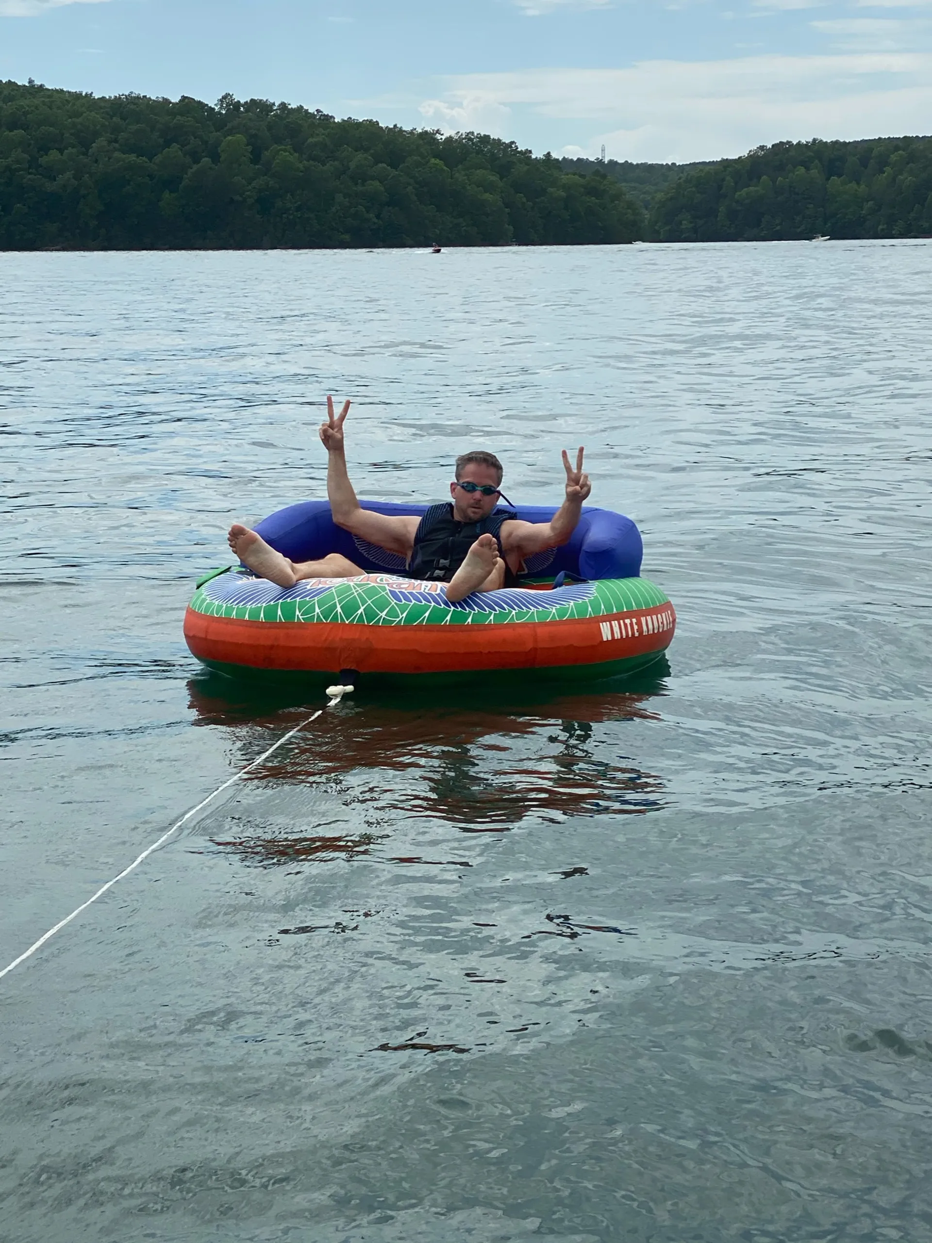 Lake Keowee 24ft (12 ppl) Pontoon w/ dock, bathrooms, beach , picnic 