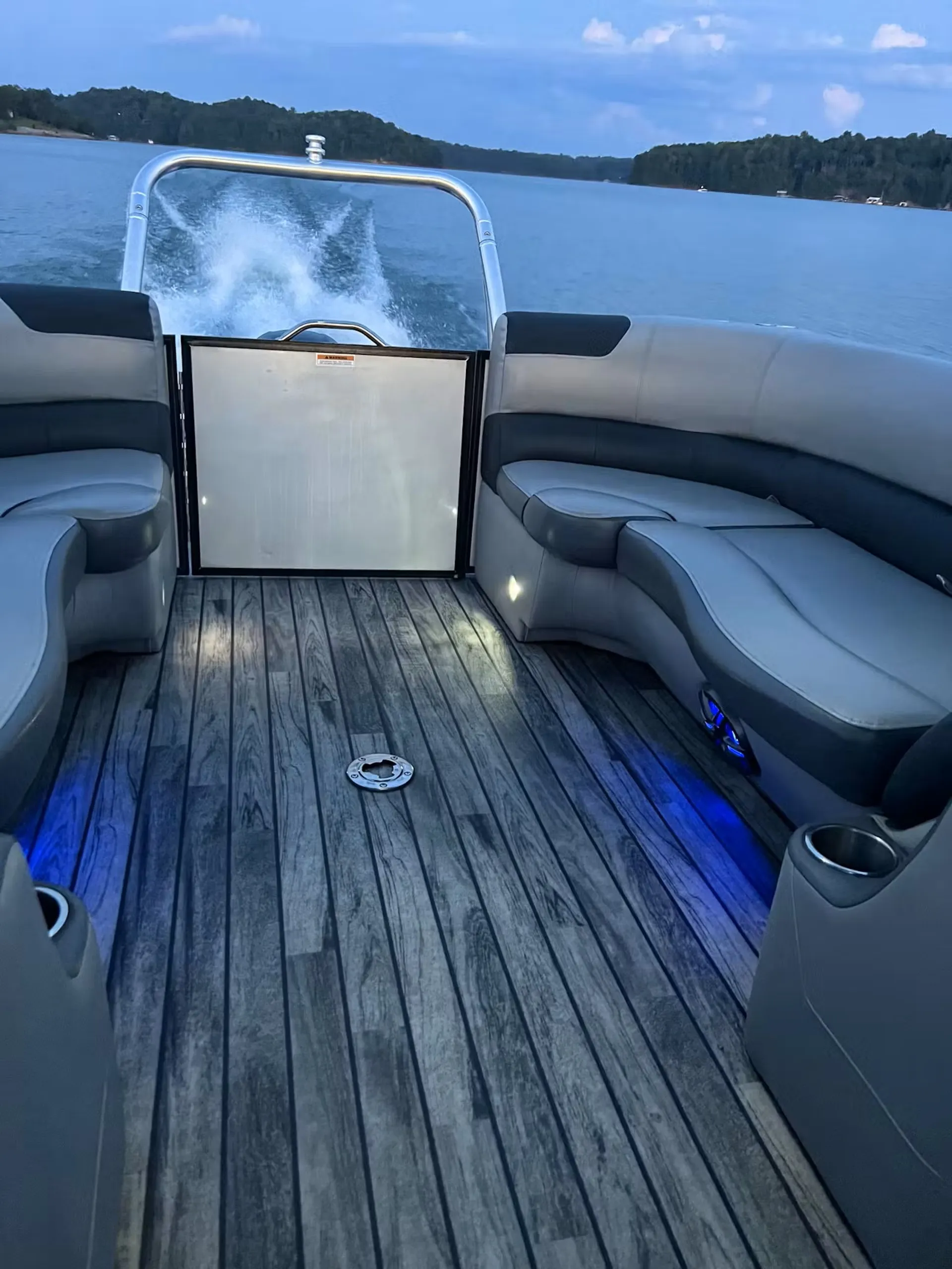 LUXURY BOAT RENTAL ON LAKE LANIER! LIKE NEW 200 HP TRI-TOON by VERANDA