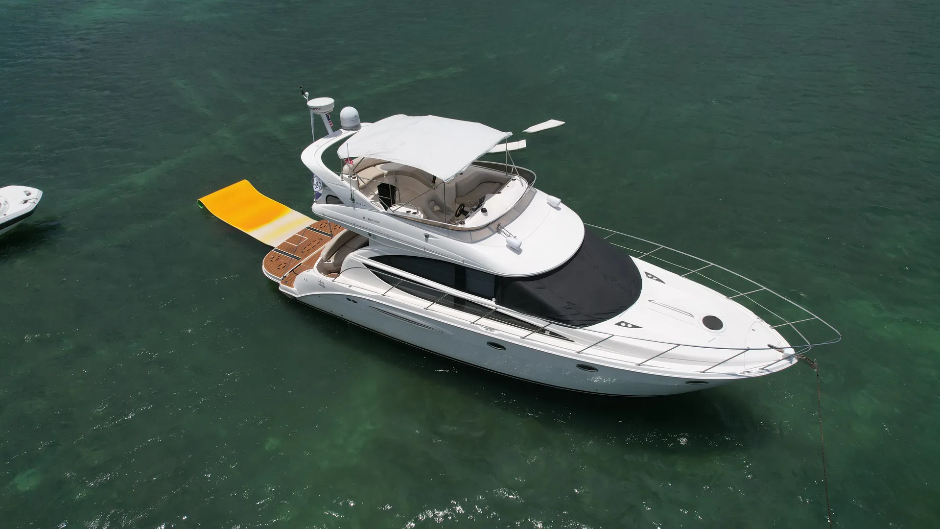 Luxury Flybridge Yatch in Biscayne Bay