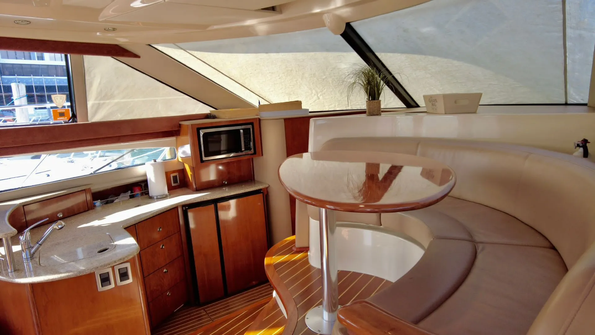 Luxury Flybridge Yatch in Biscayne Bay