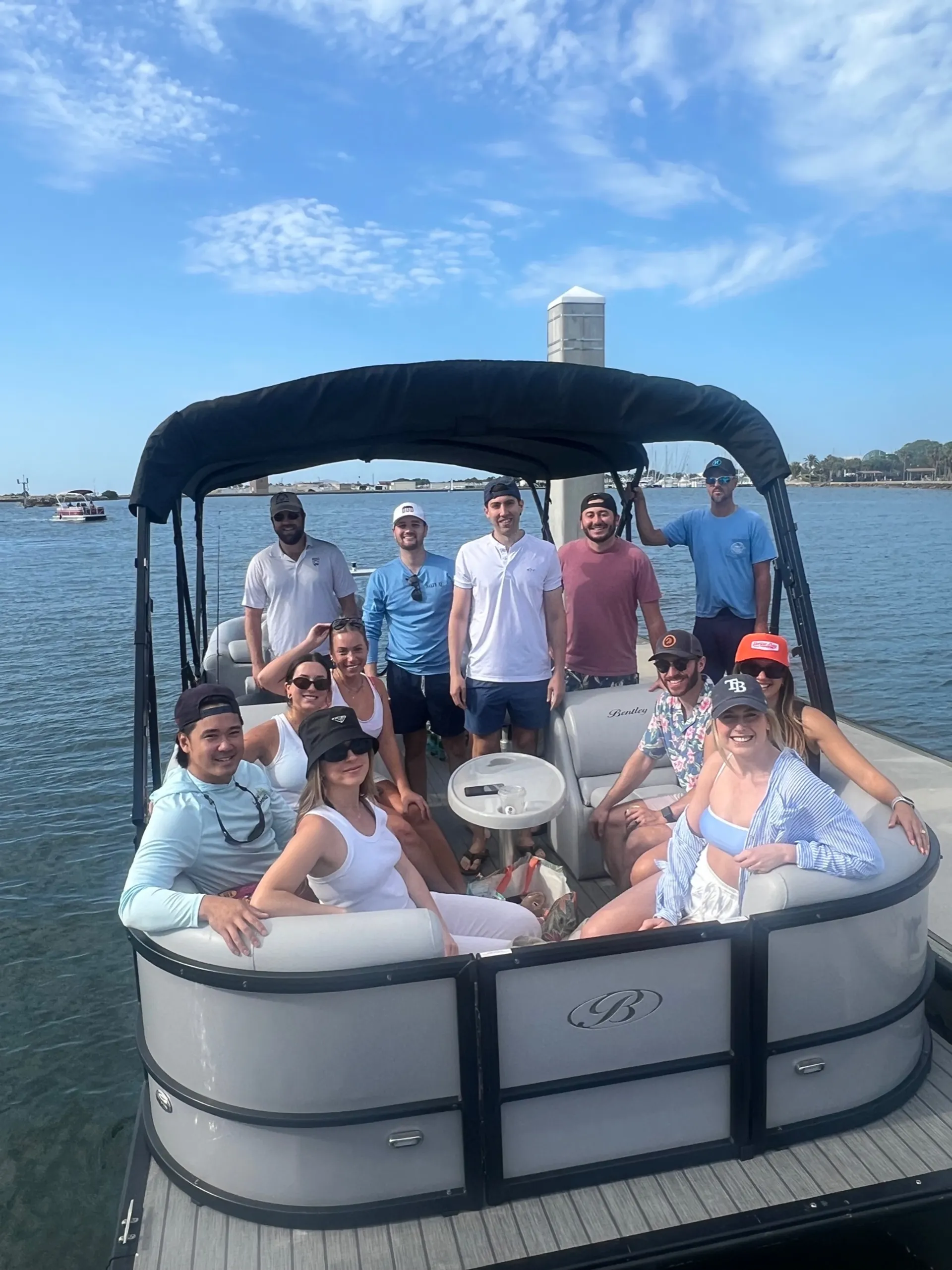 Bentley Legacy Navigator 24 Feet 250hp