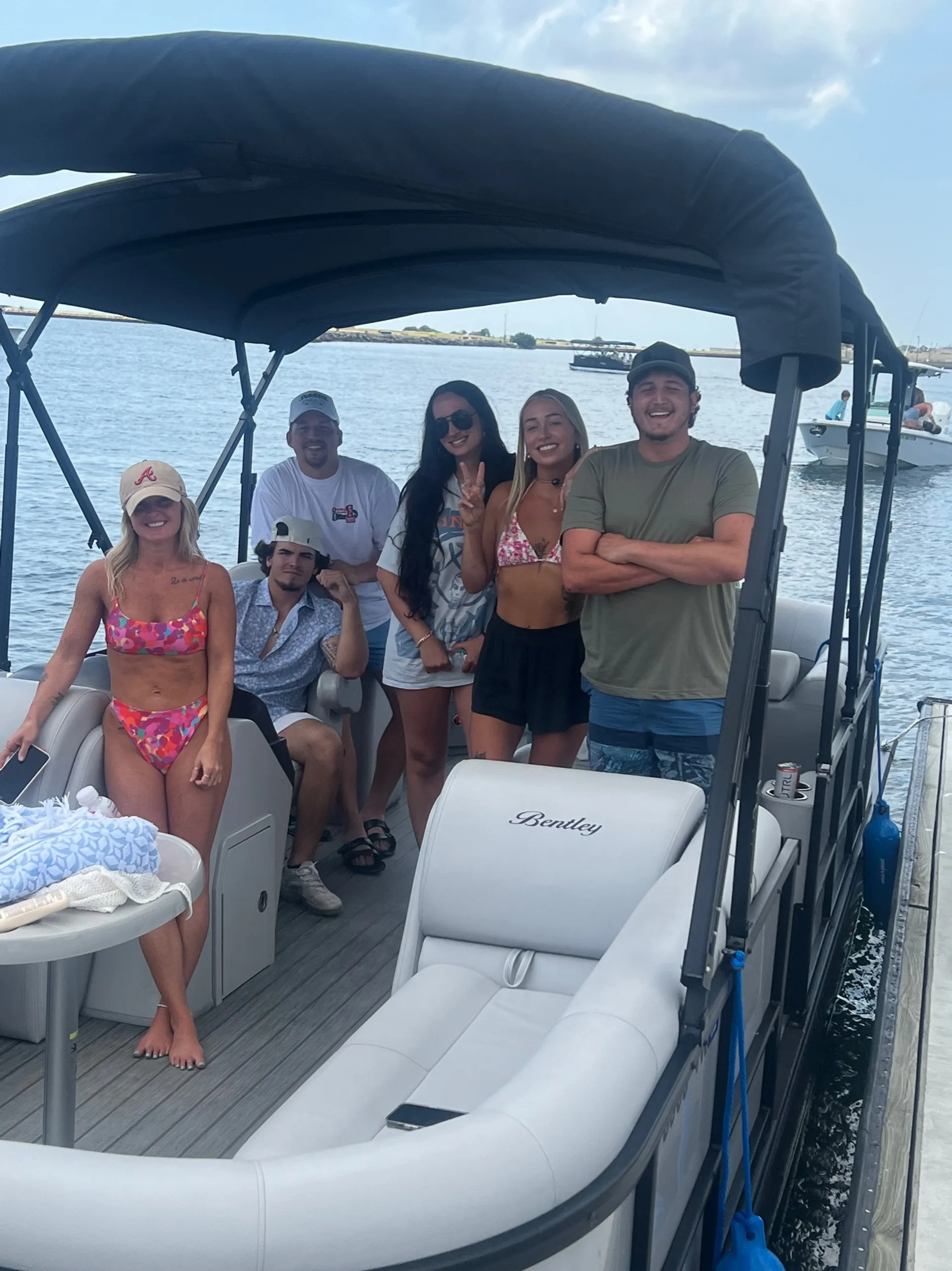 Bentley Legacy Navigator 24 Feet 250hp