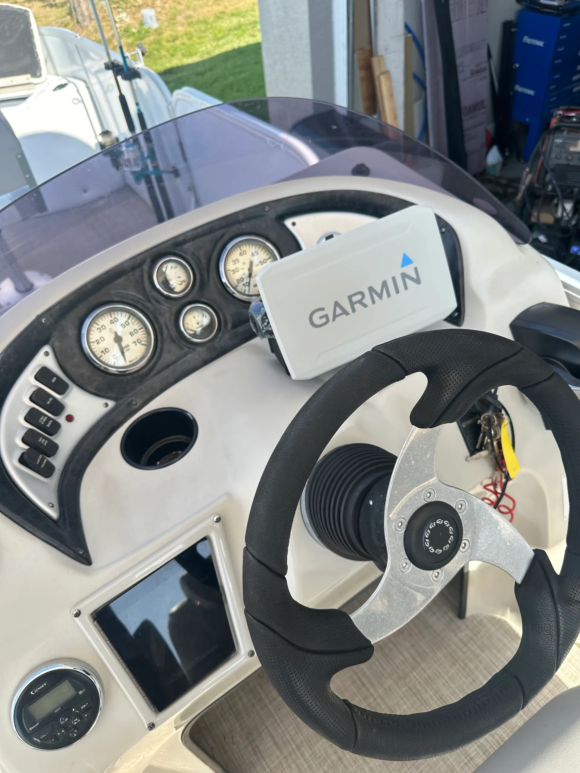 Suncatcher / G3 Boats V322 in Cape Coral, FL — photo 4
