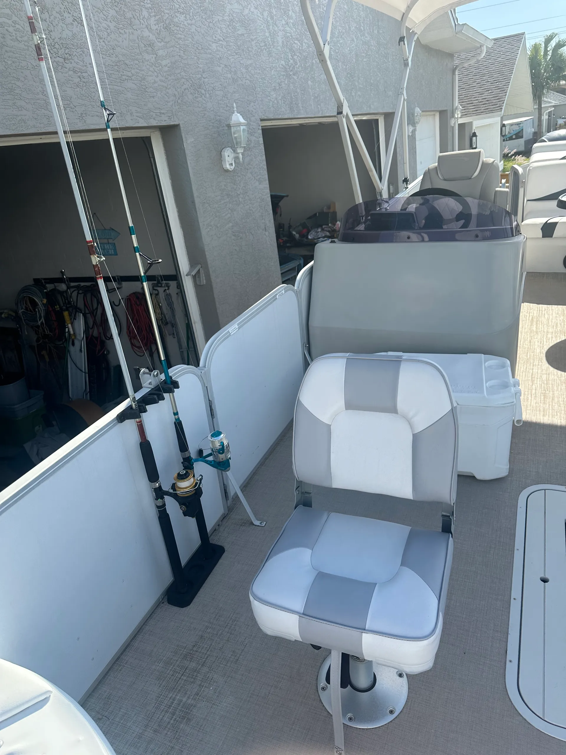 Suncatcher / G3 Boats V322 in Cape Coral, FL — photo 8