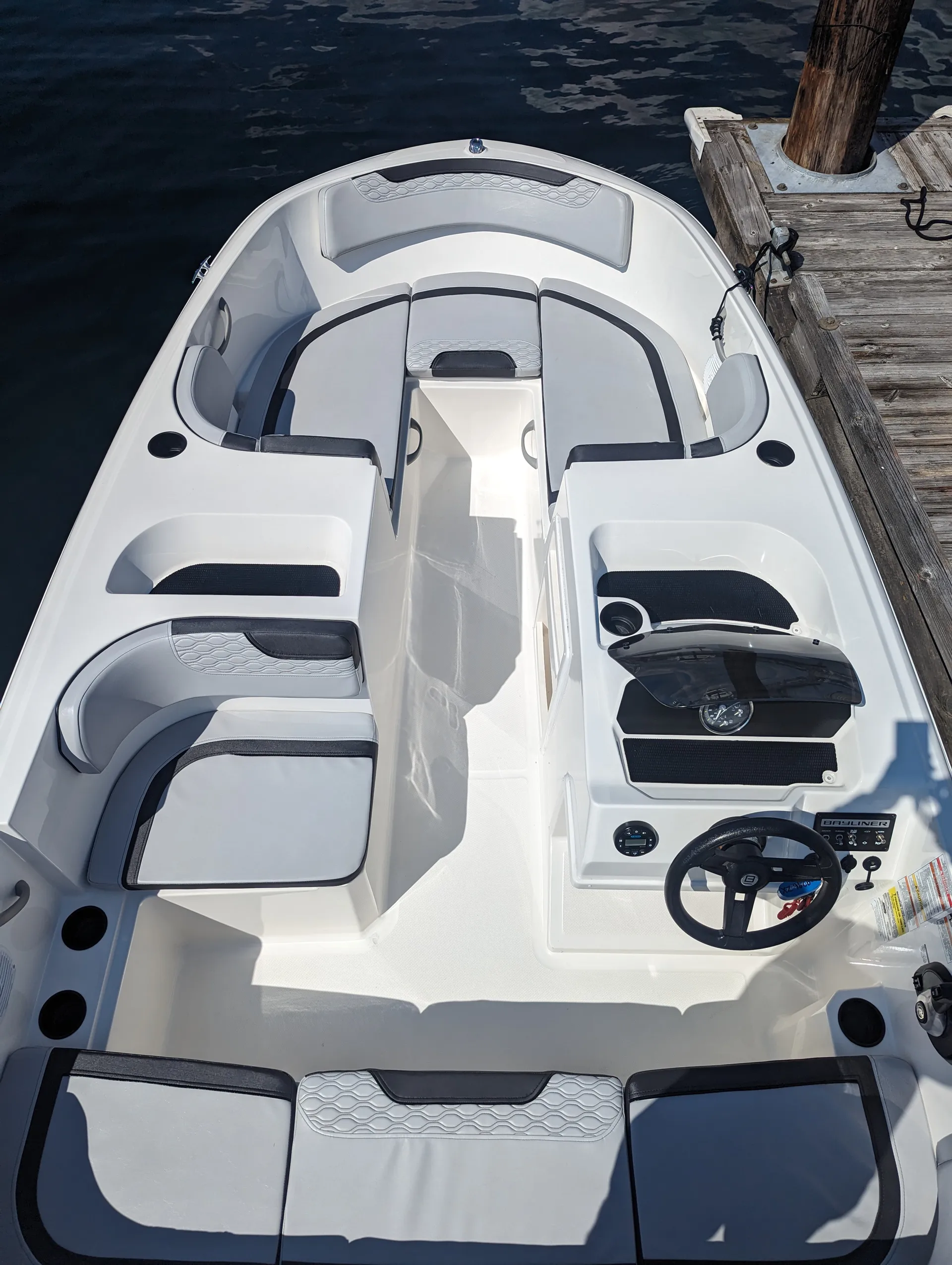 Bayliner M17 in Seattle, WA — photo 5