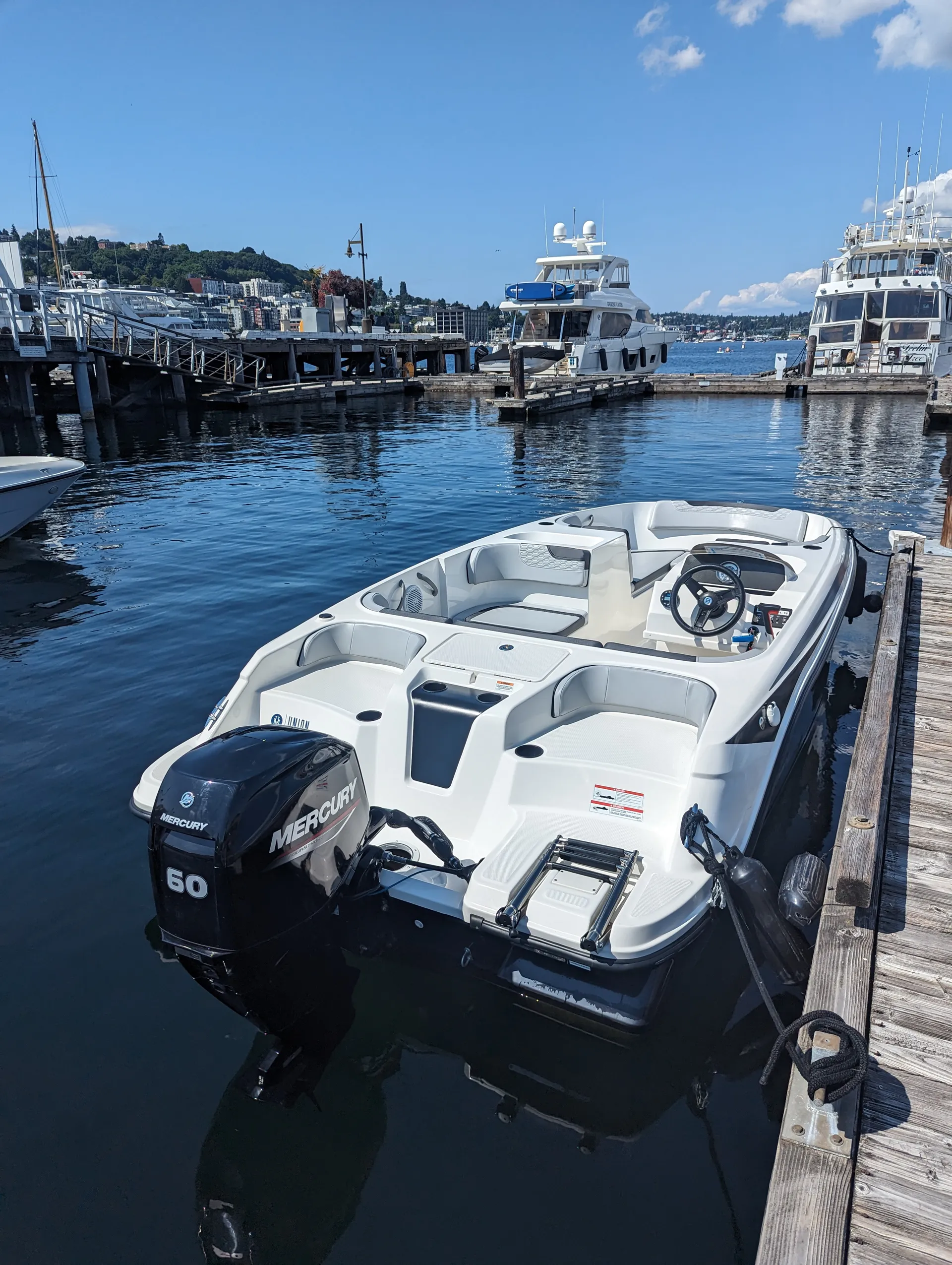 Bayliner M17 in Seattle, WA — photo 2