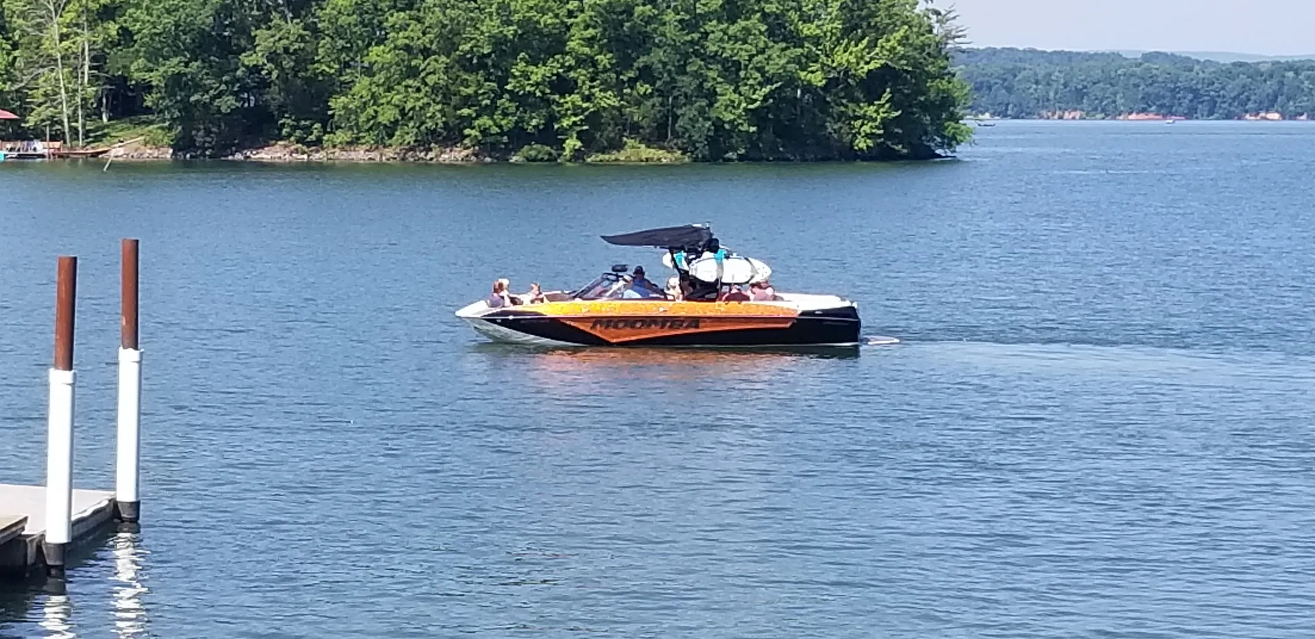2019 Moomba Makai Wake Boat. Get Your Wake on Wattsbar Lake!