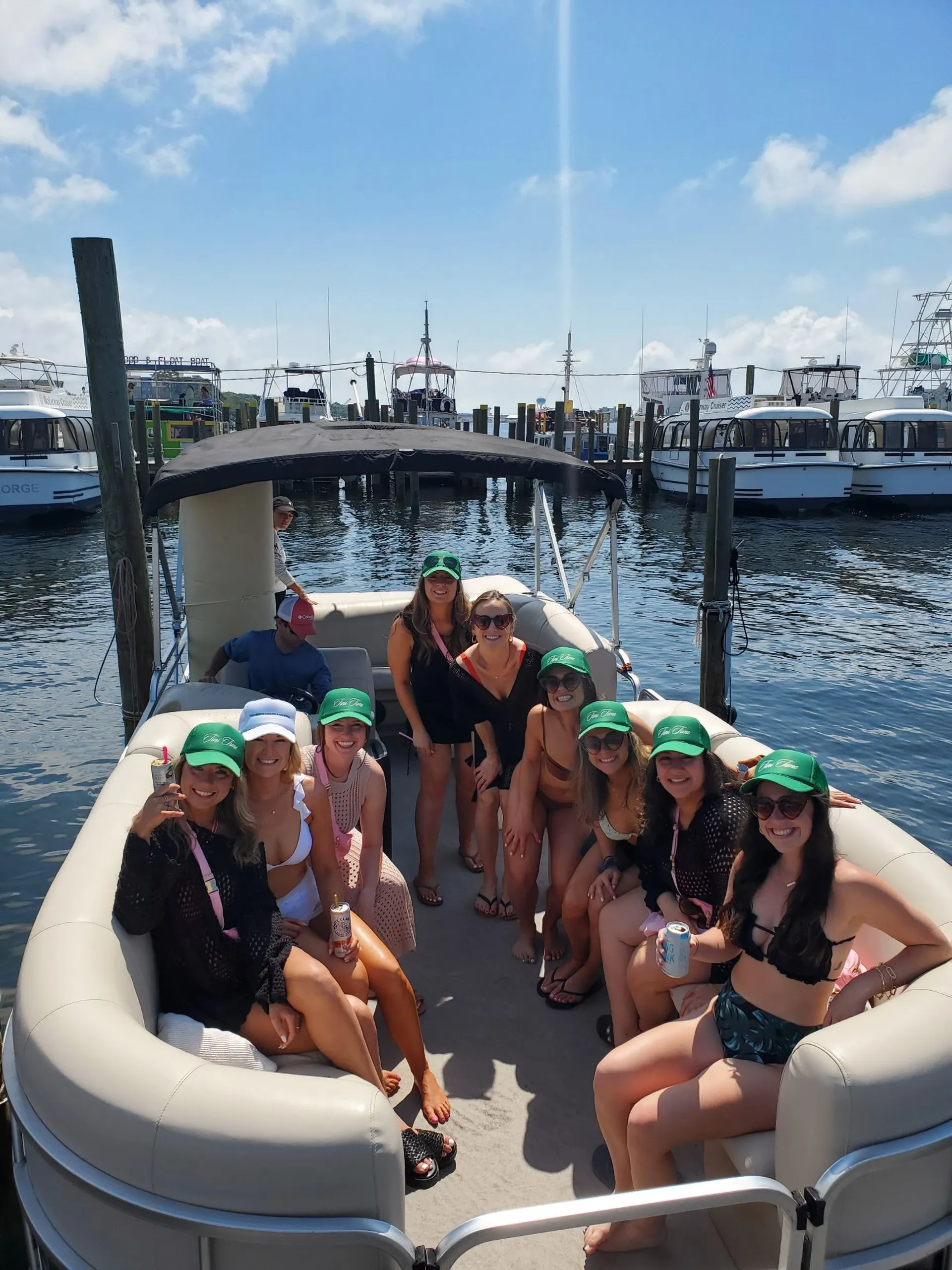 Pontoon Party!! For all gatherings (Paddleboard,Lily Pad, Inflatables)