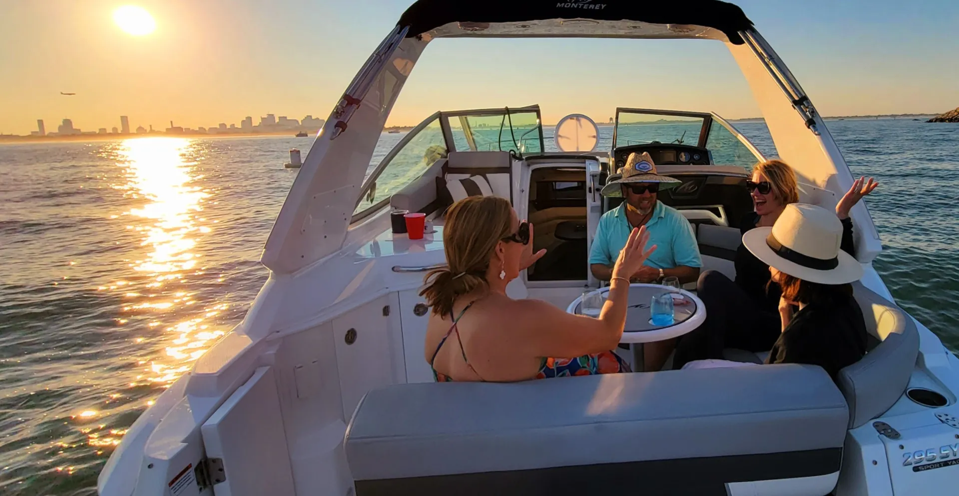 Beautiful 30ft 2021 Monterey Sport Yacht: Boston