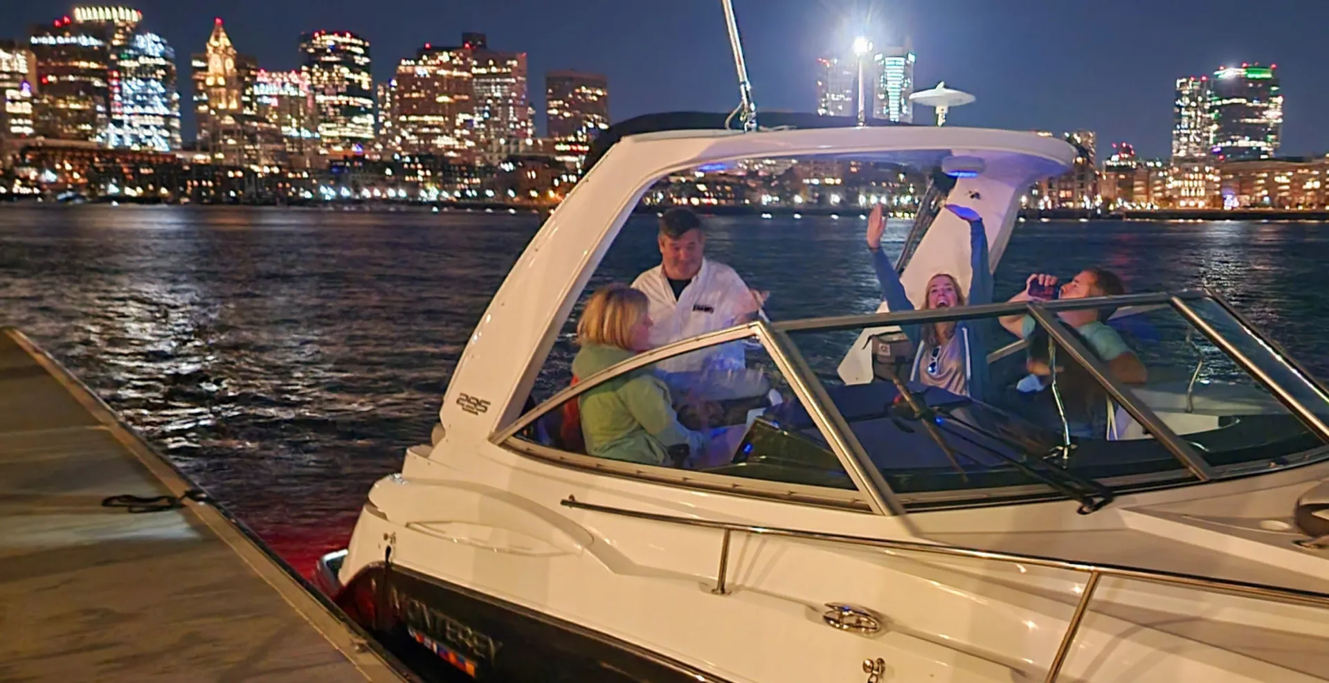 Beautiful 30ft 2021 Monterey Sport Yacht: Boston