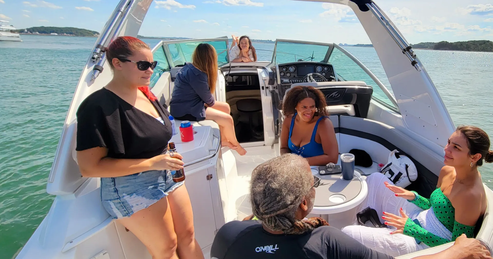 Beautiful 30ft 2021 Monterey Sport Yacht: Boston