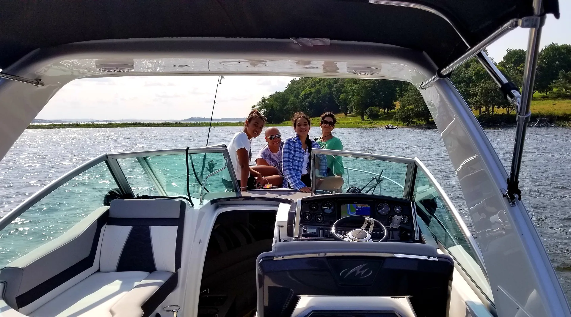 Beautiful 30ft 2021 Monterey Sport Yacht: Boston