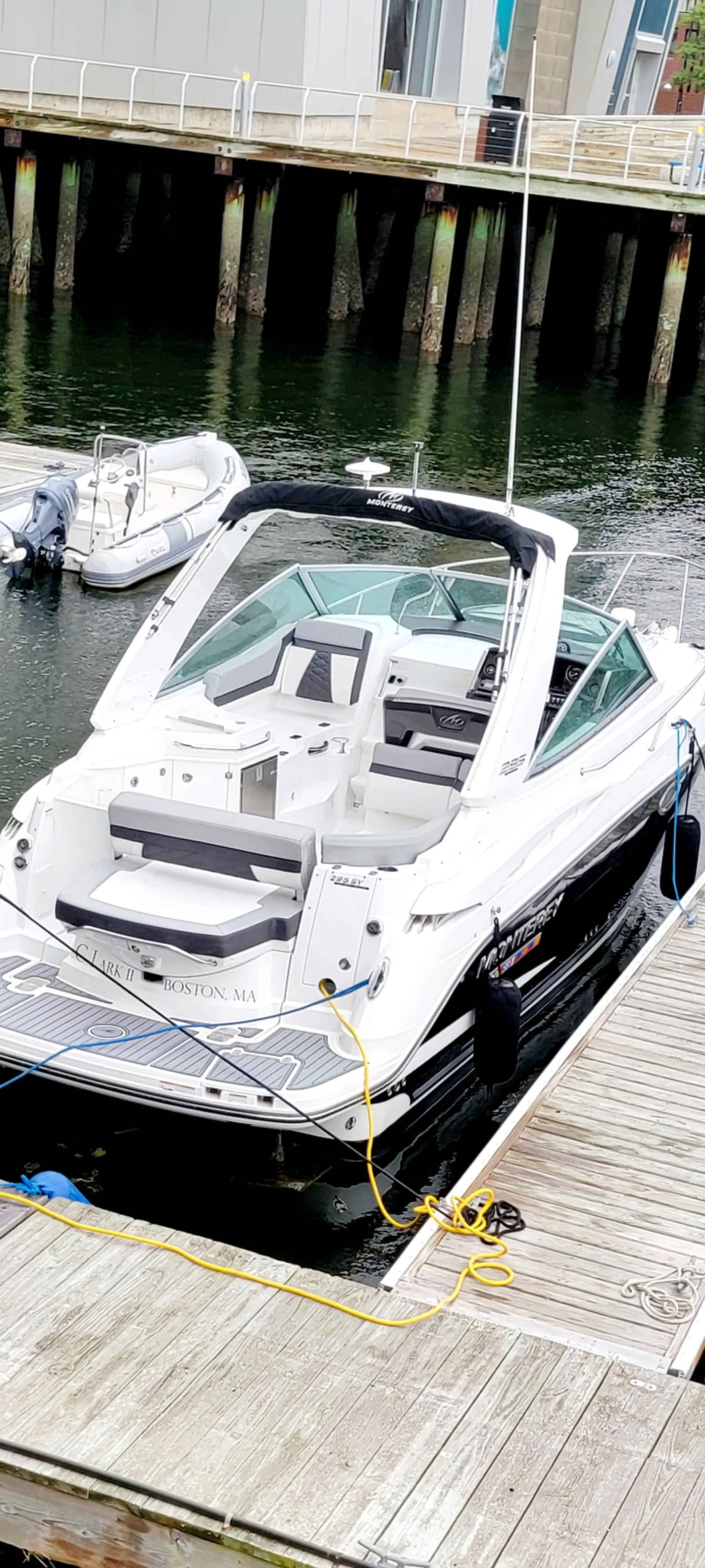 Beautiful 30ft 2021 Monterey Sport Yacht: Boston