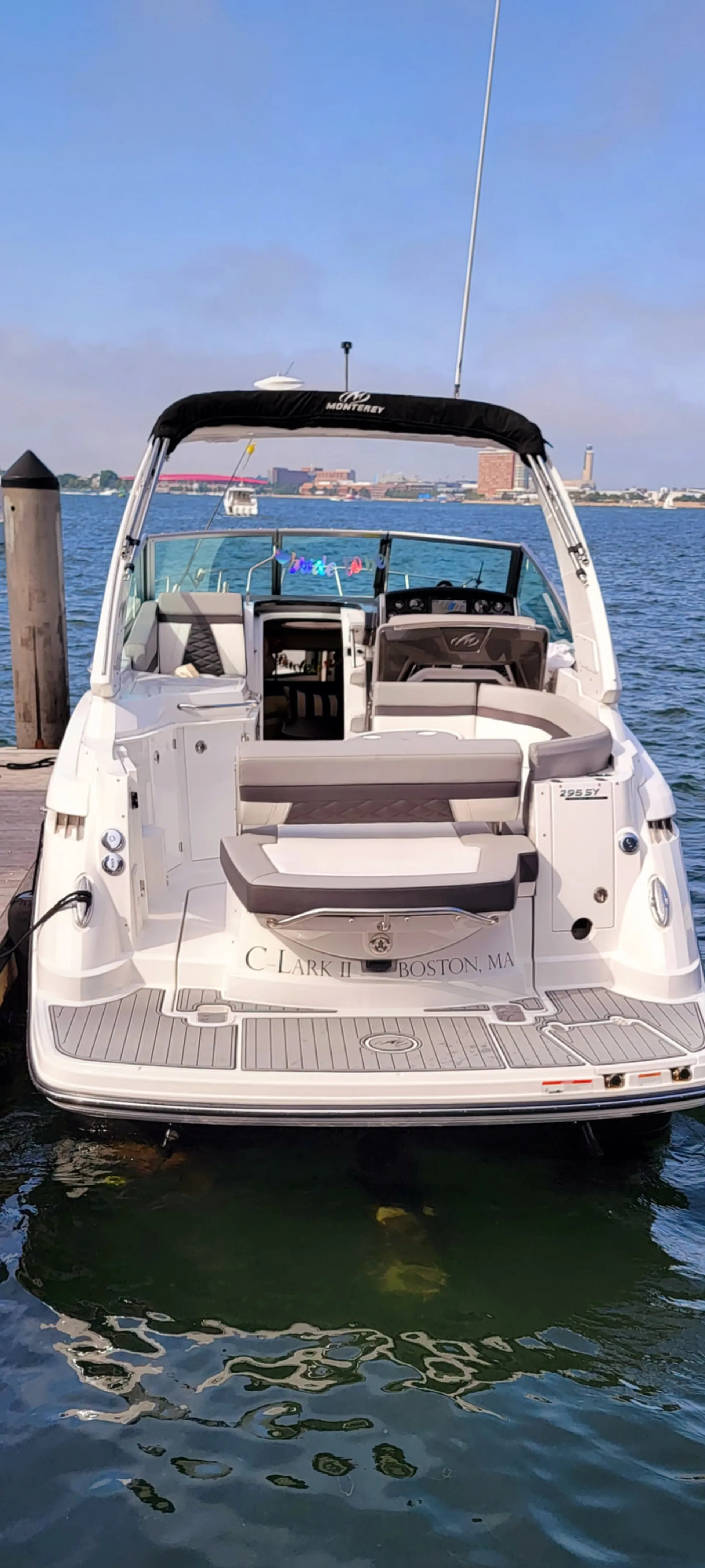 Beautiful 30ft 2021 Monterey Sport Yacht: Boston