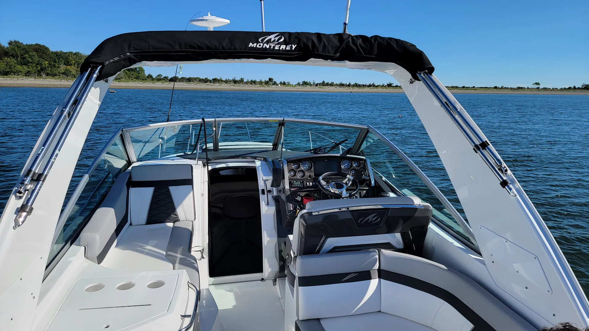 Beautiful 30ft 2021 Monterey Sport Yacht: Boston