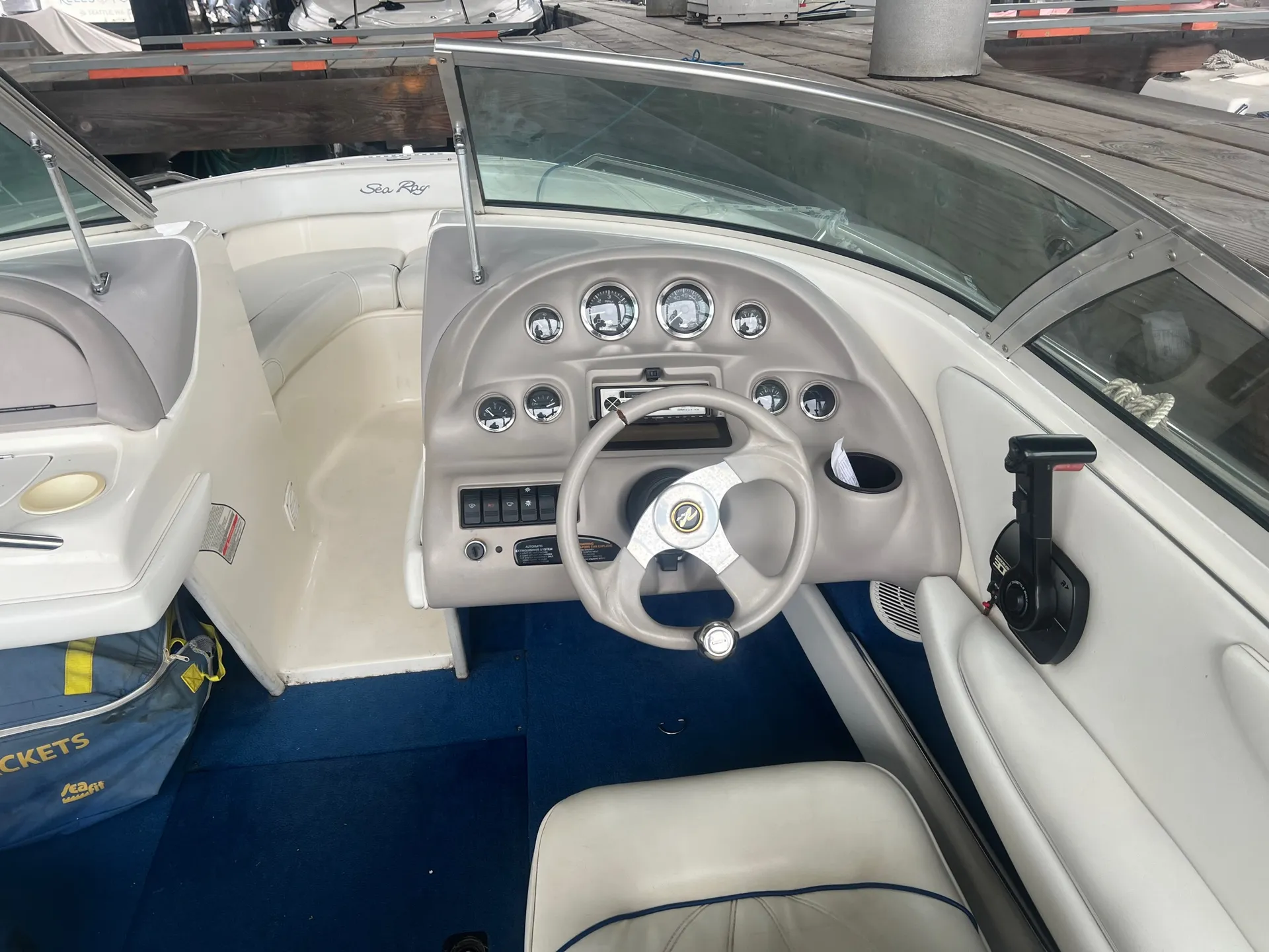 Sea Ray Boats 180 Bow Rider  in Seattle, WA — photo 4