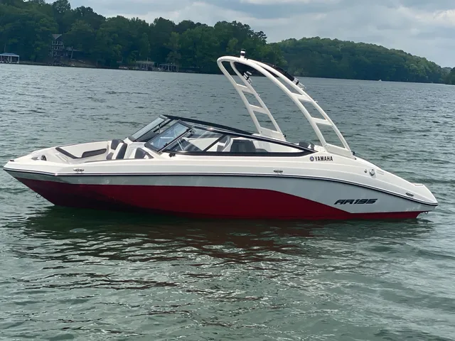 Rent a YAMAHA bow rider in Dawsonville, GA near me