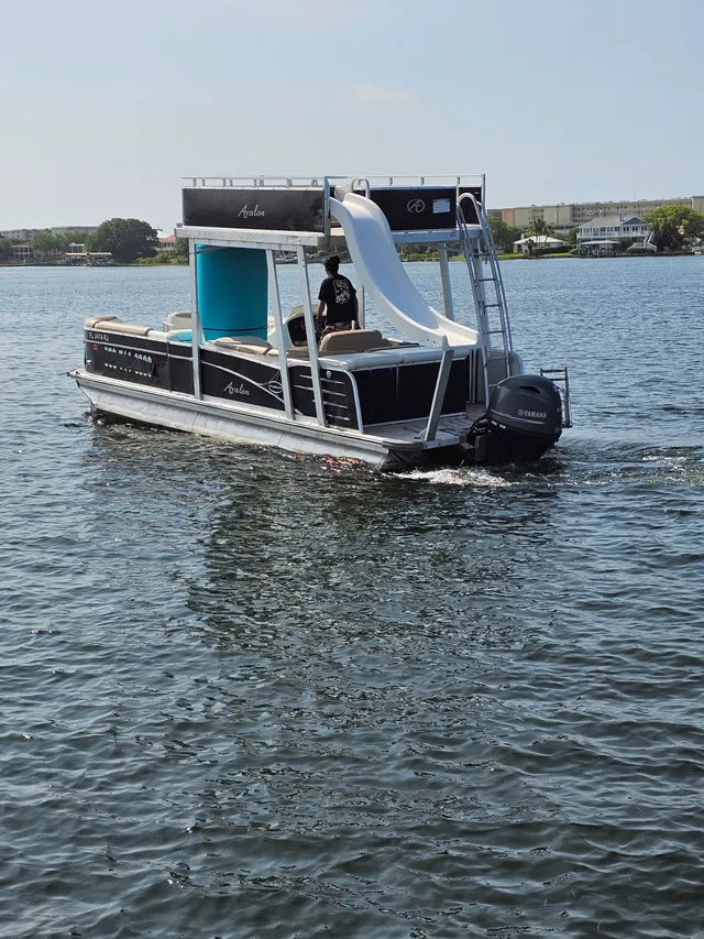 Rent a AVALON PONTOONS pontoon in Fort Walton Beach, FL near me