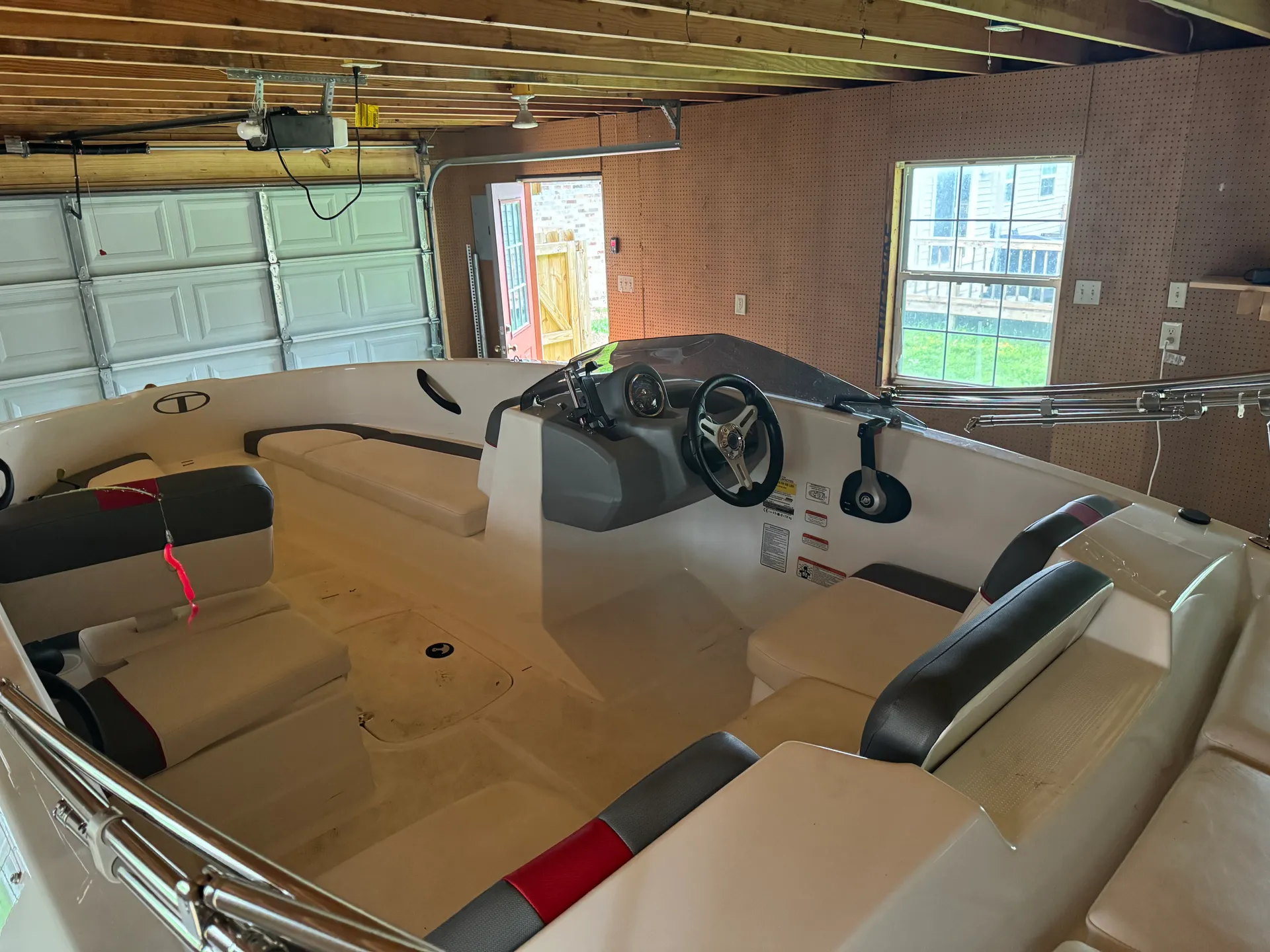 Tahoe By Tracker Marine T16 in Higden, AR — photo 5