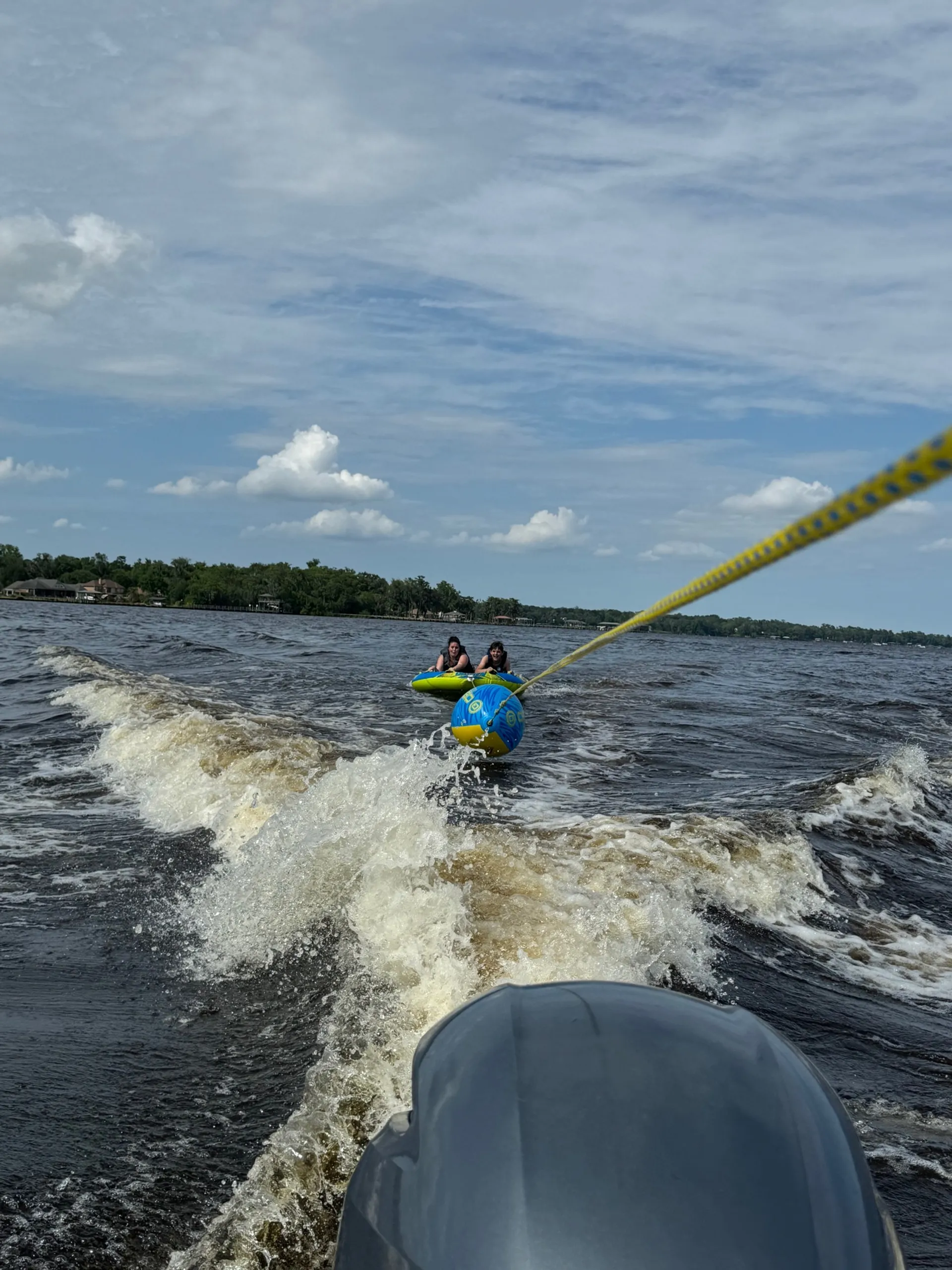 Great Escape: Spacious 10-Person Deck Boat Rental