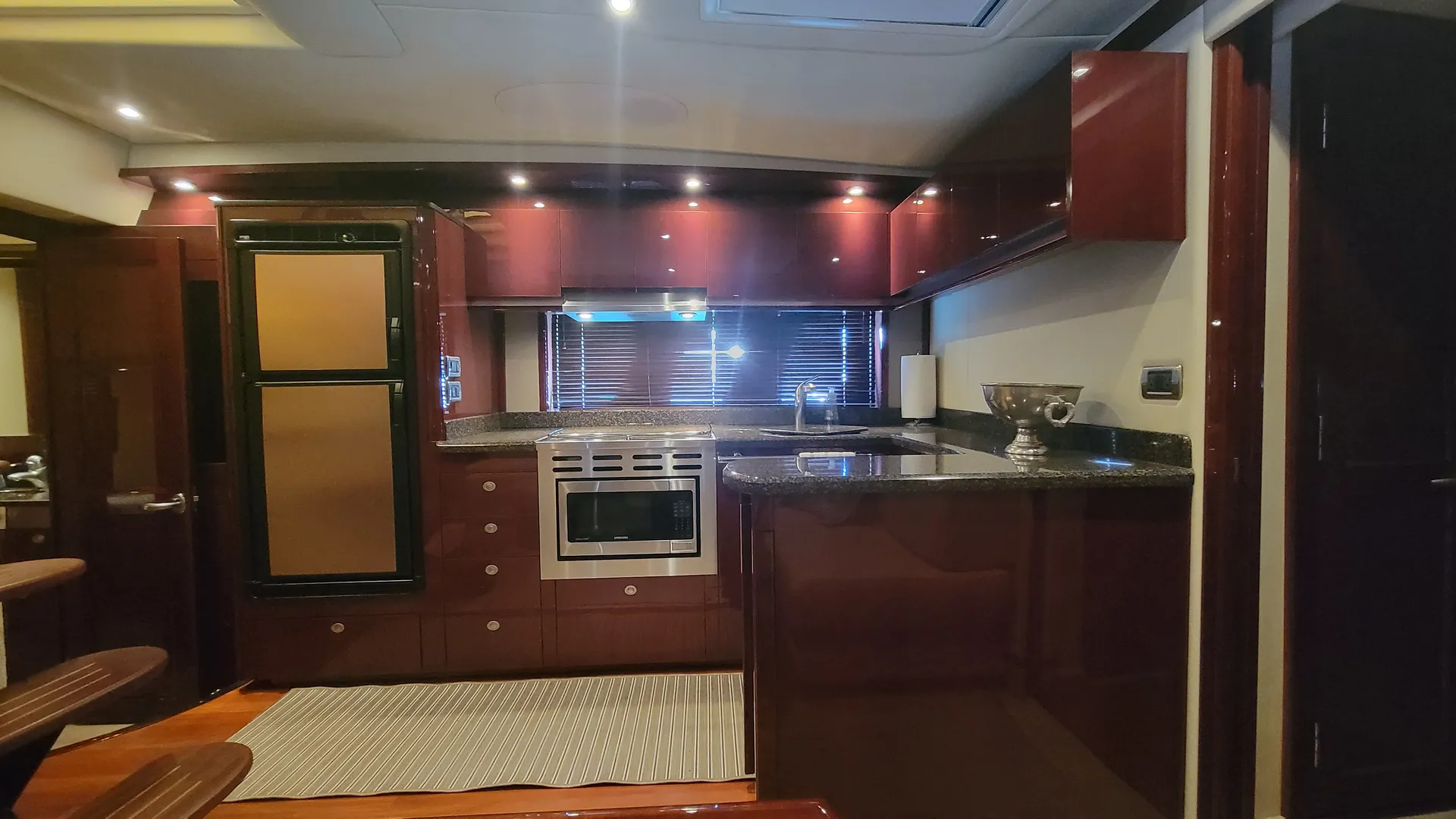 Captained 51' Sea Ray Sundancer Luxury Yacht