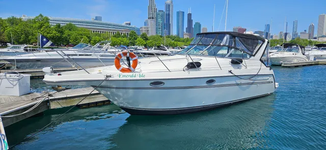 Rent a Maxum cruiser in Chicago, IL near me