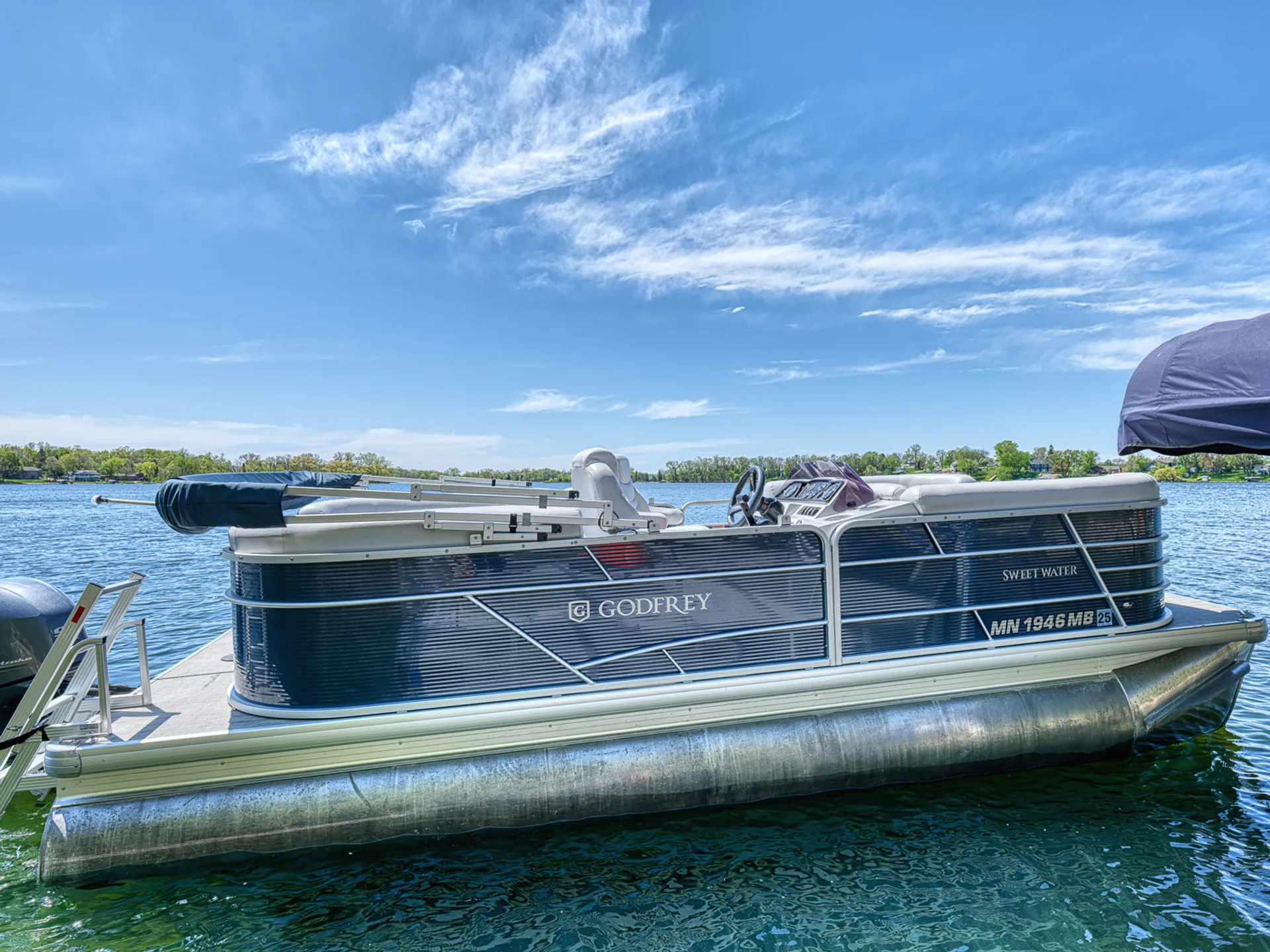 GODFREY MARINE SWEETWATER 2086 SB in Maple Lake, MN — photo 3