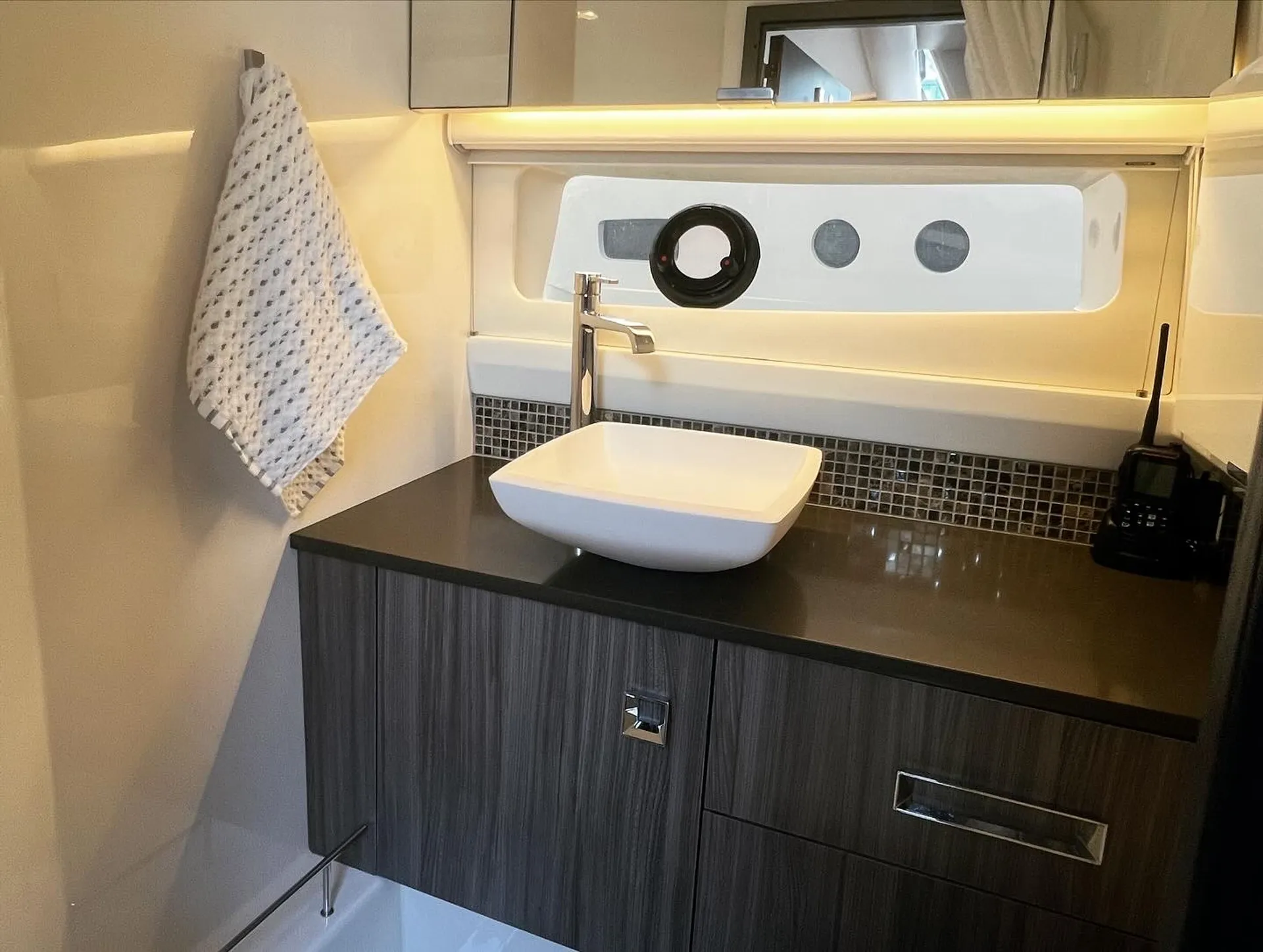 Want to entertain?... Welcome aboard "The Entertainer"! 40' Sea Ray