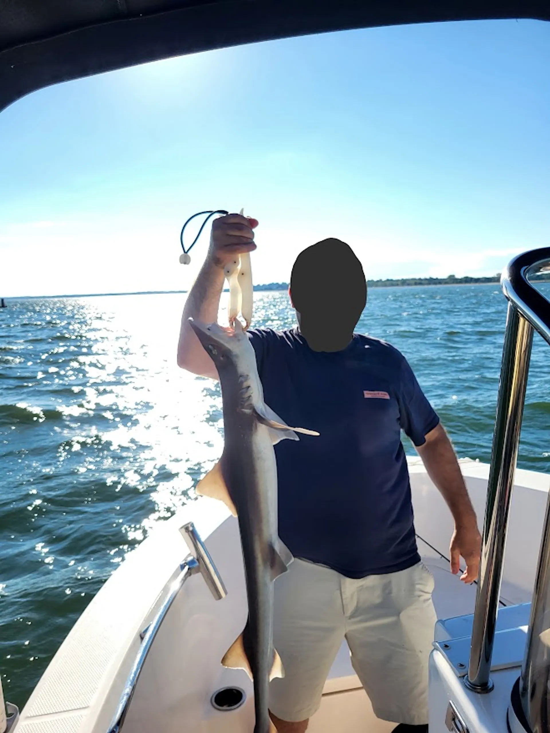 Robalo R180 in Bridgeport - Hang out or fish!