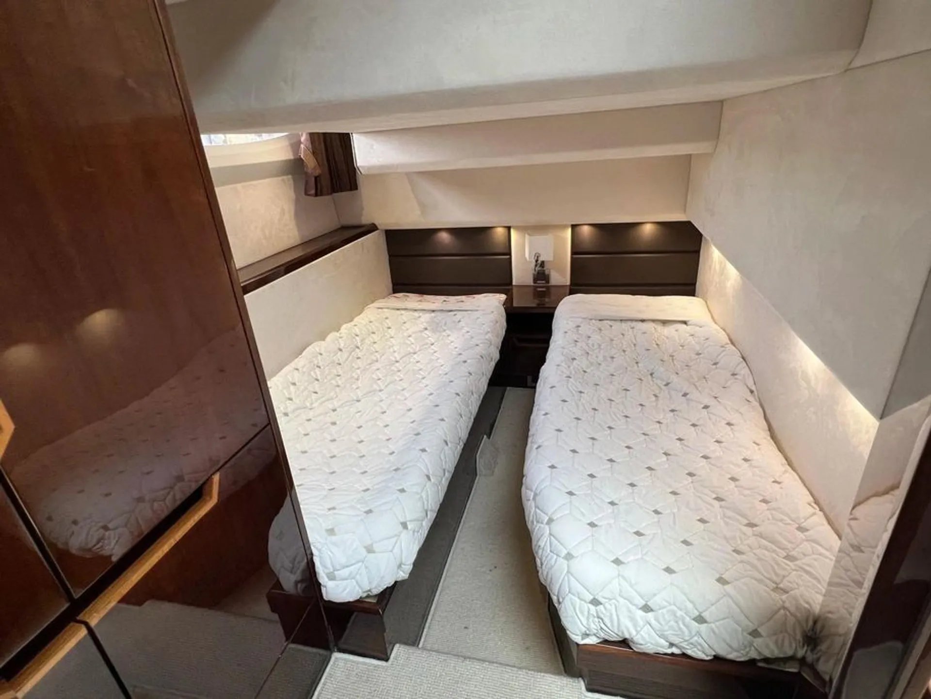 Enjoy luxury on the lake aboard Galeon 430 Sky Deck
