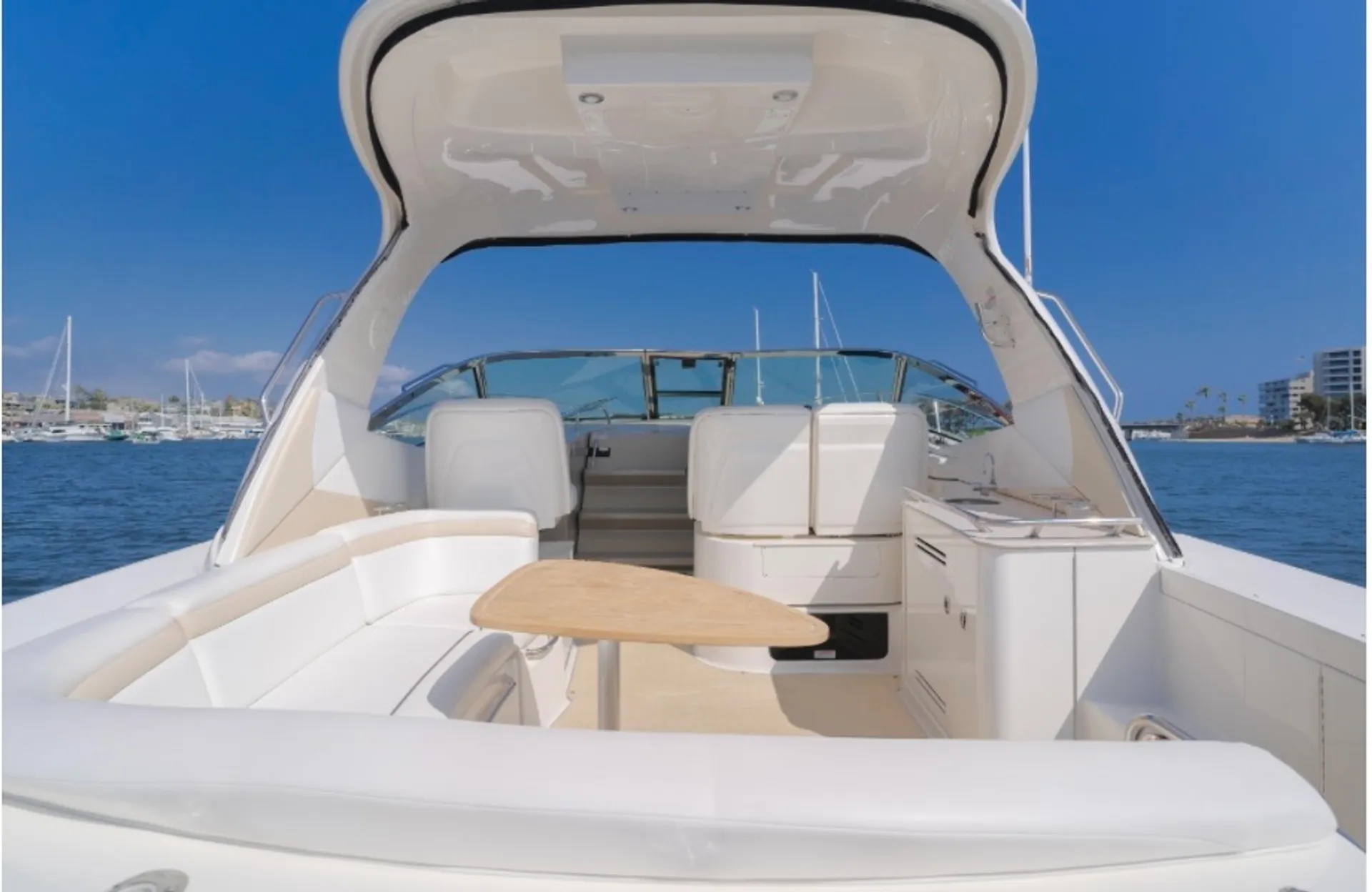 Sea Ray Boats IO1137826 in Newport Beach, CA — photo 3