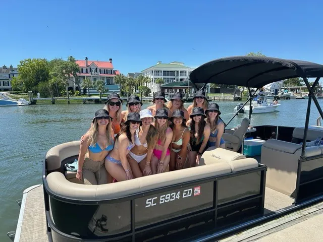Rent a ENCORE BENTLEY deck boat in Charleston, SC near me