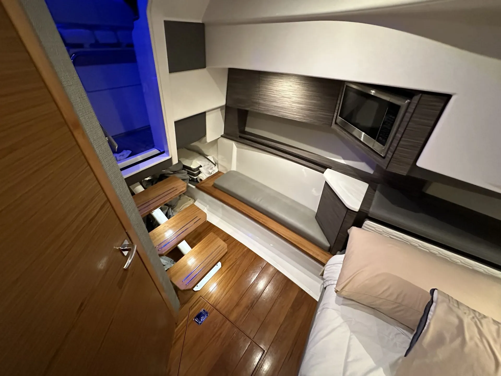 Tiara Yachts 43 LS in Cape Coral, FL — photo 4